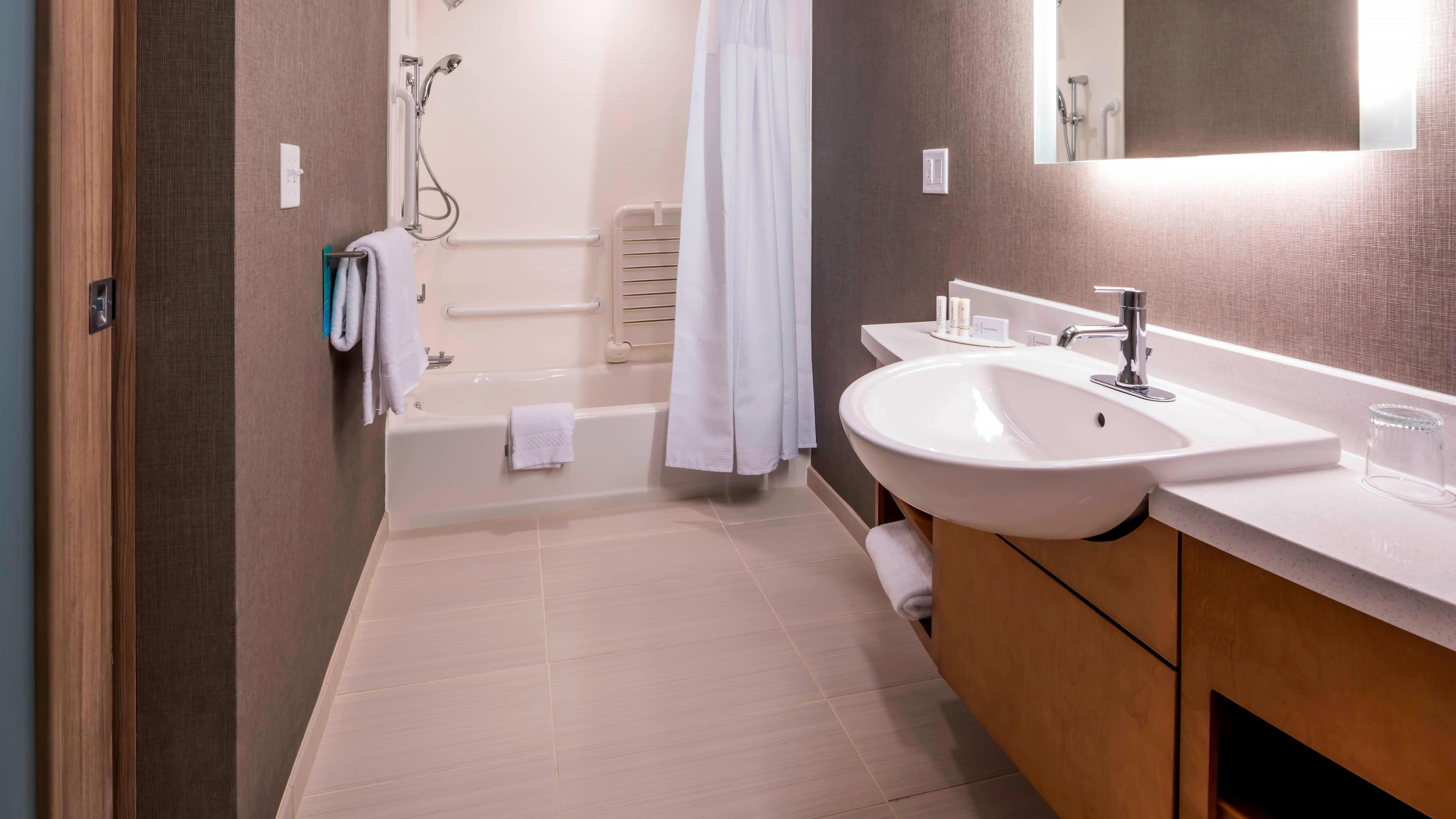 Larger Studio - Image 5