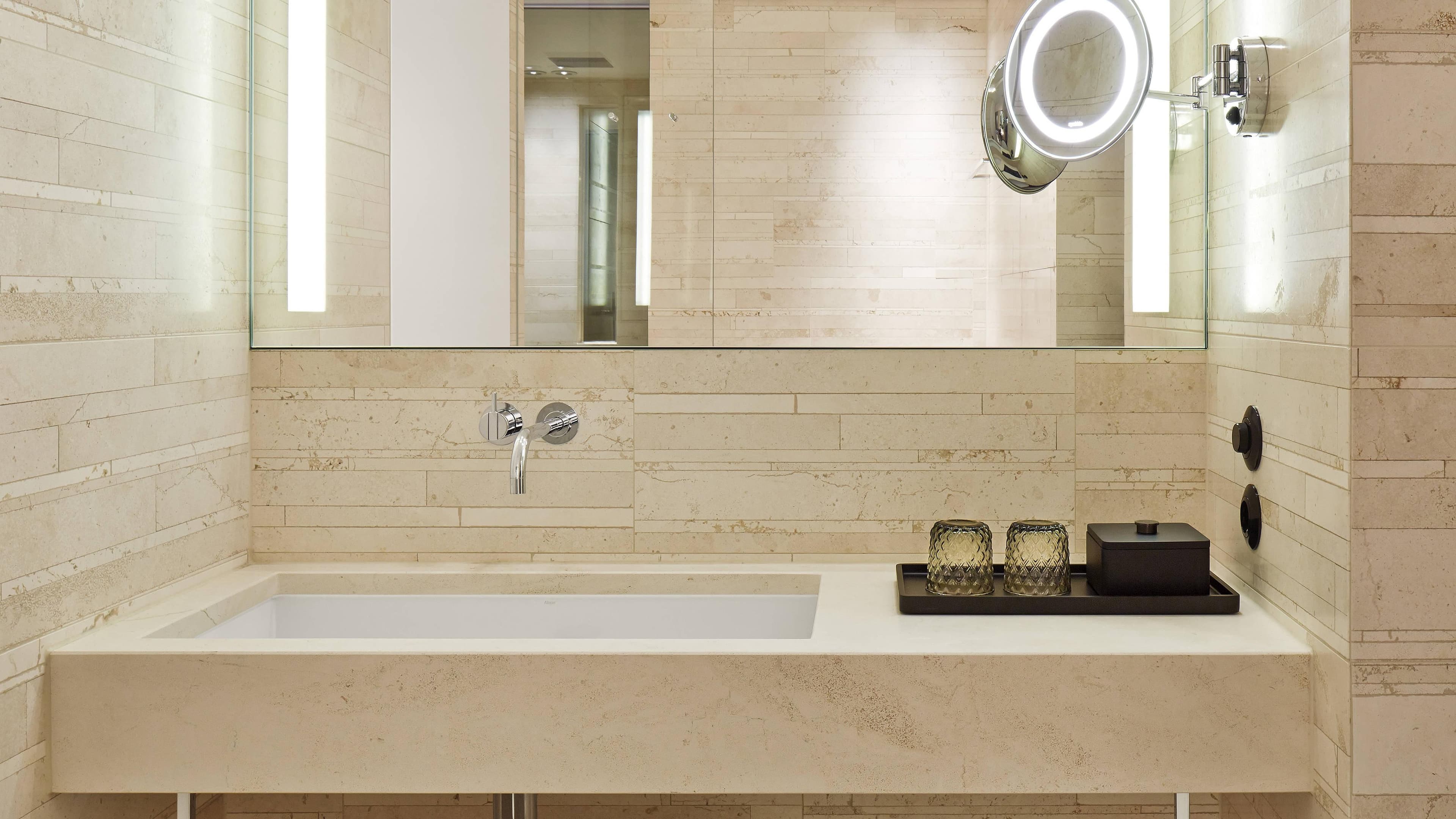 Superior Room - Image 7