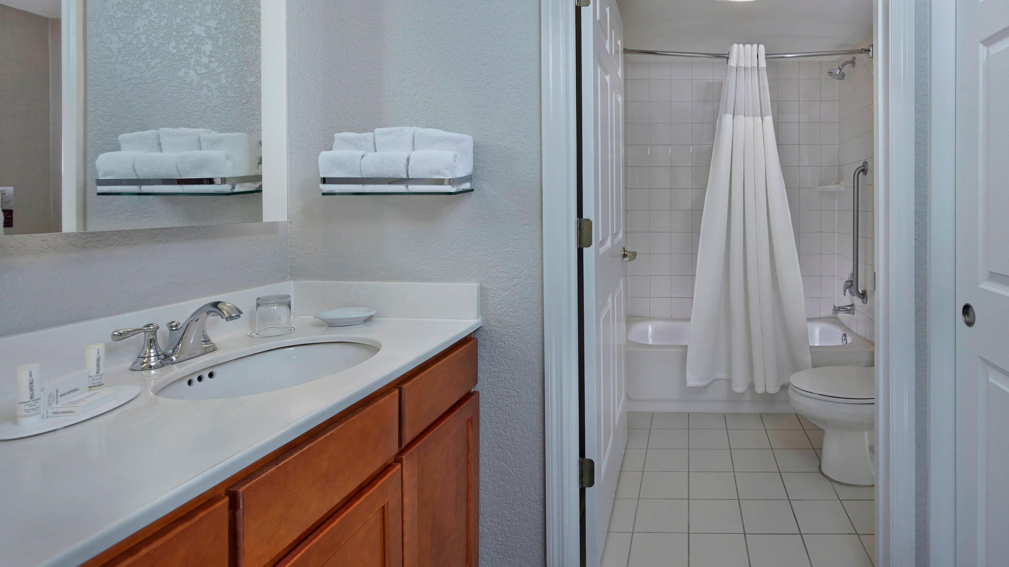 1 Bedroom Suite - Image 5