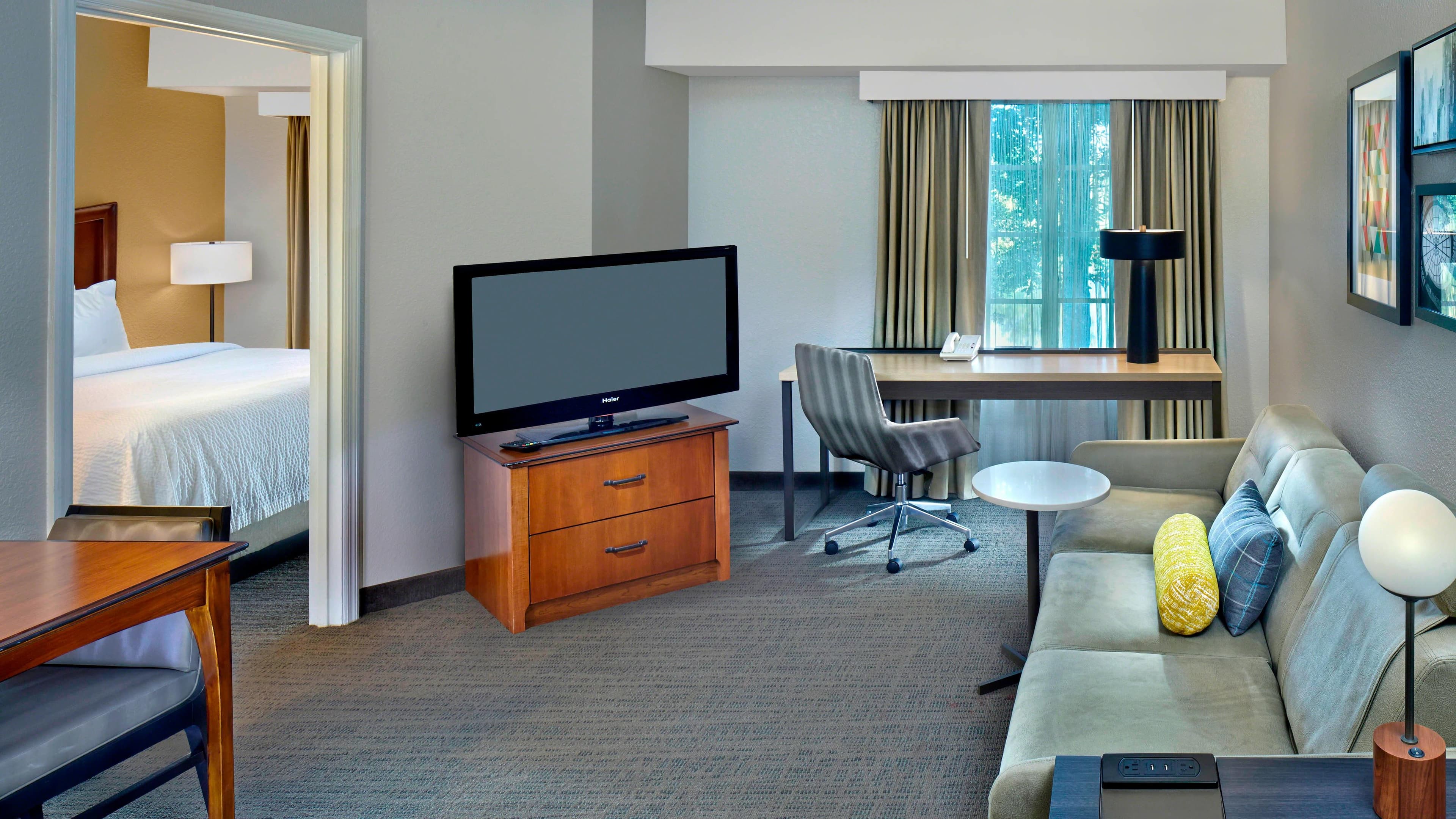 1 Bedroom Suite - Image 1