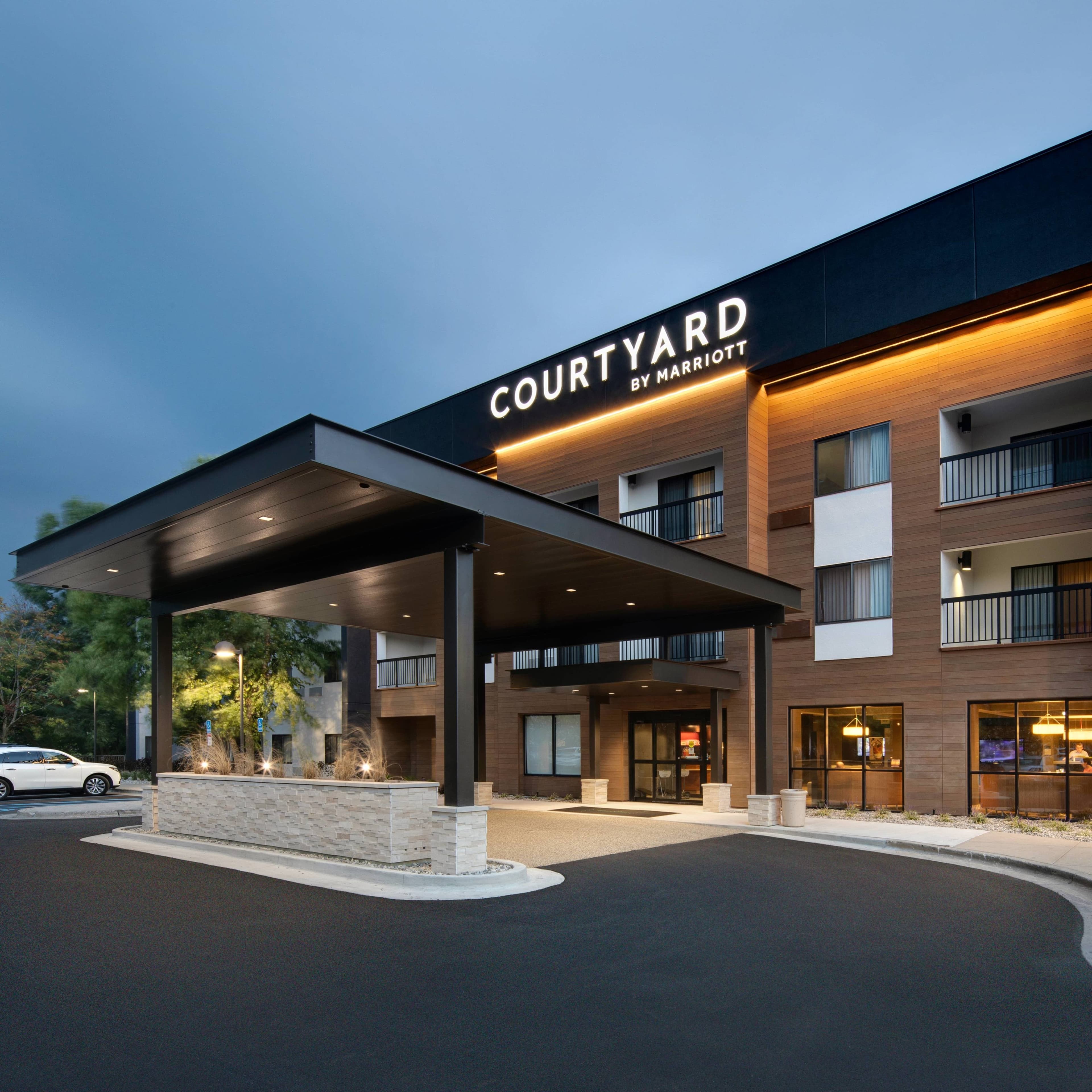 Courtyard Grand Rapids Airport