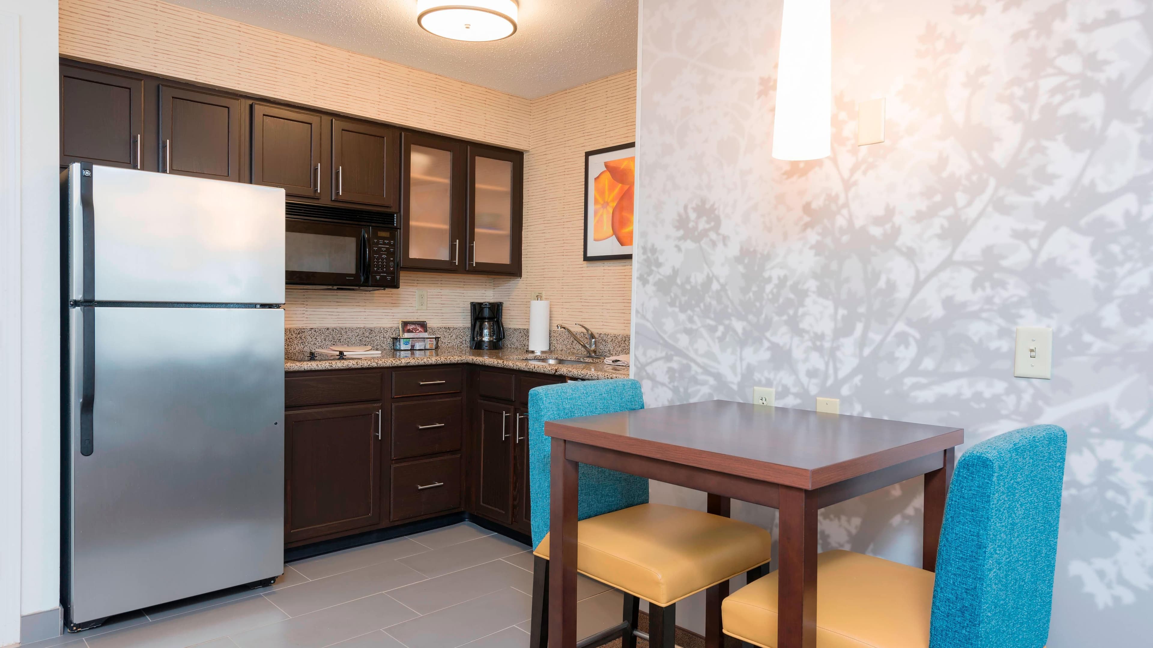 One Bedroom Suite - Image 4