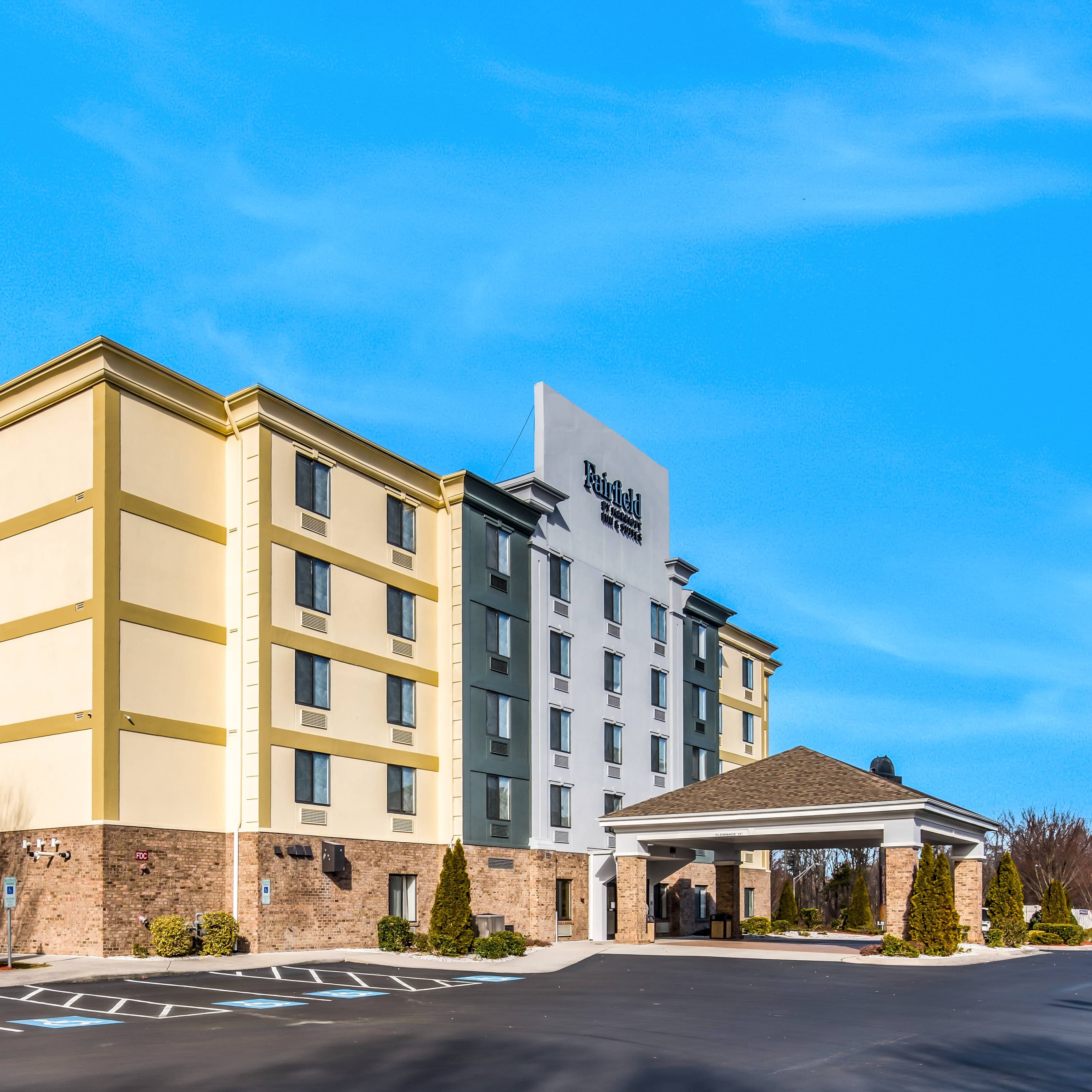 Fairfield Inn & Suites Greensboro Coliseum Area