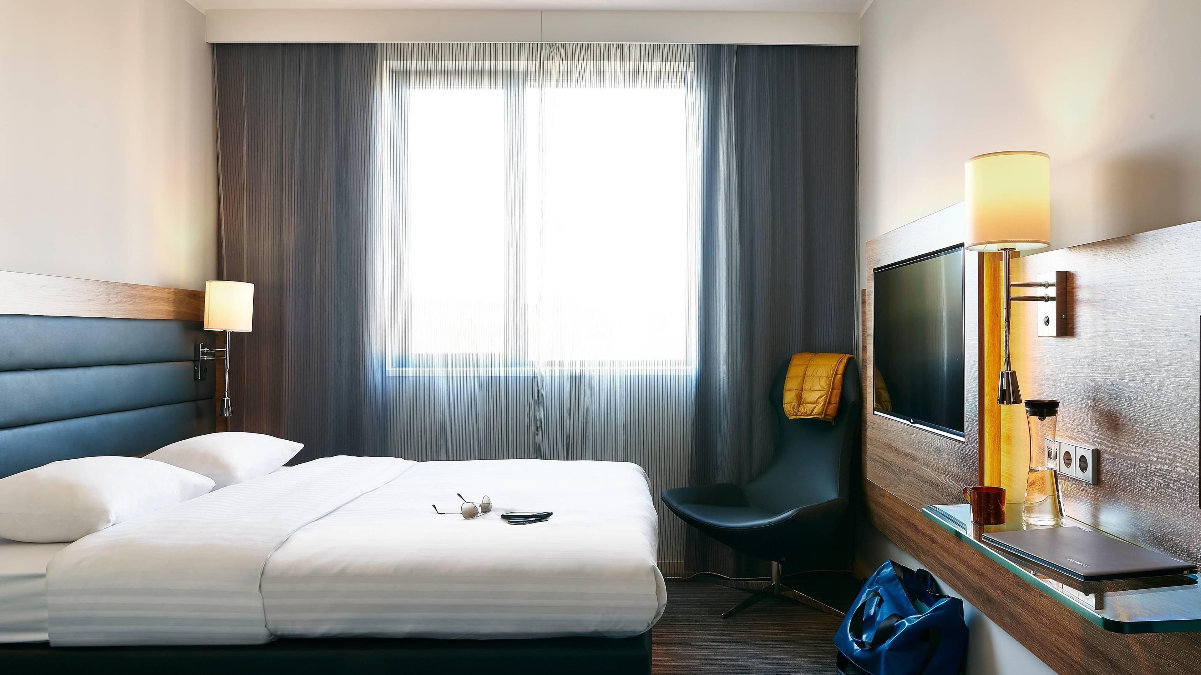 Moxy Queen Sleeper - Image 1