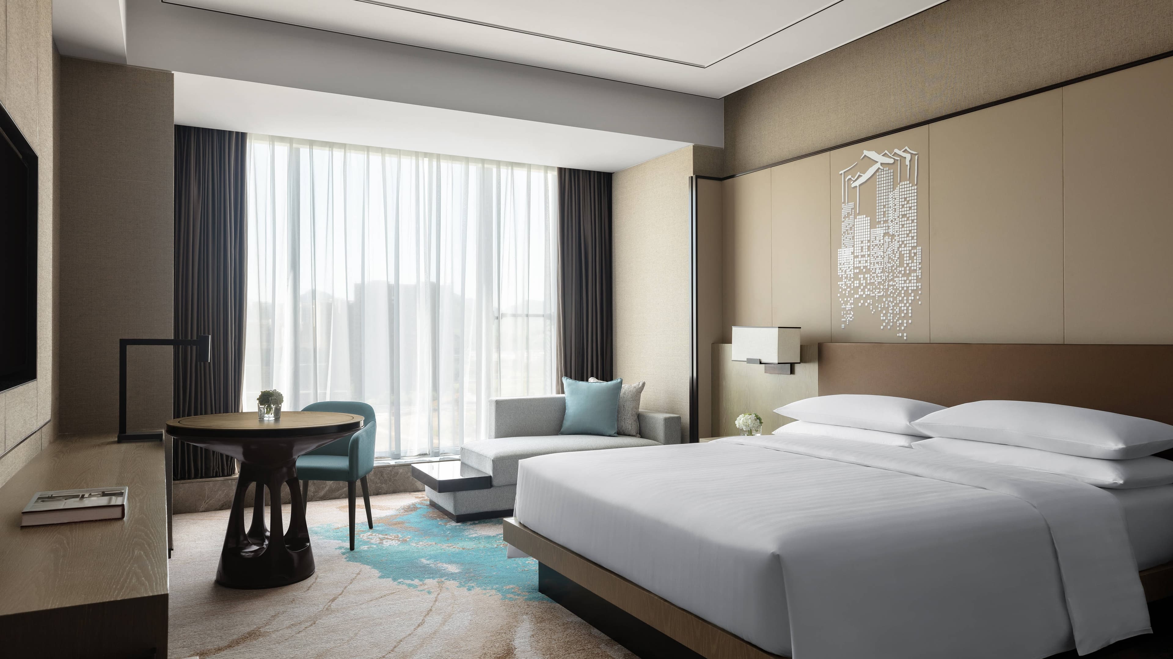 Deluxe King - Image 1