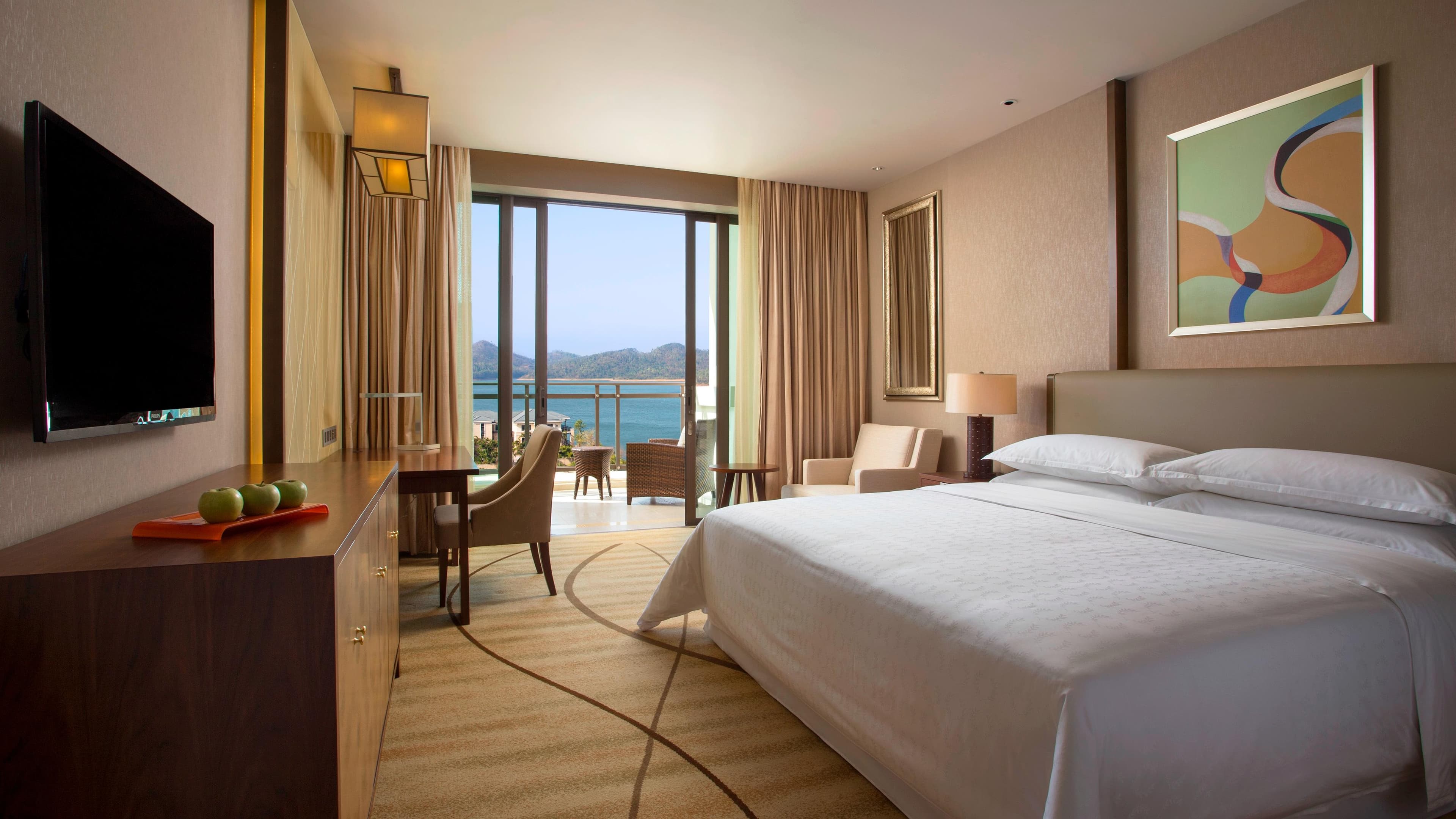 DELUXE GARDEN VIEW - Image 1