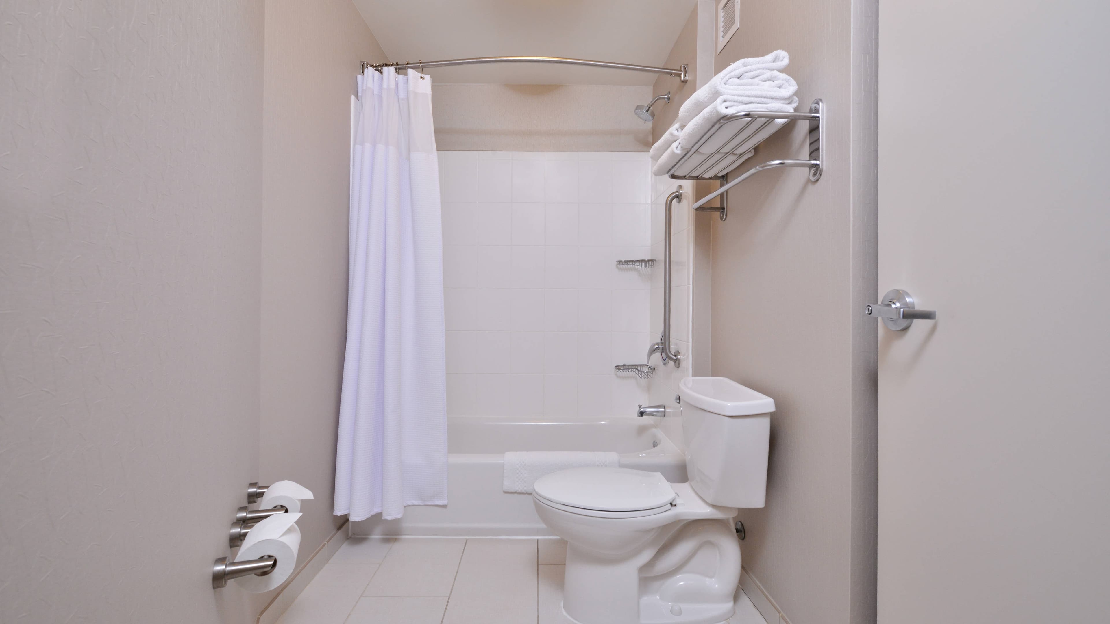 Double Bed Suite - Image 6