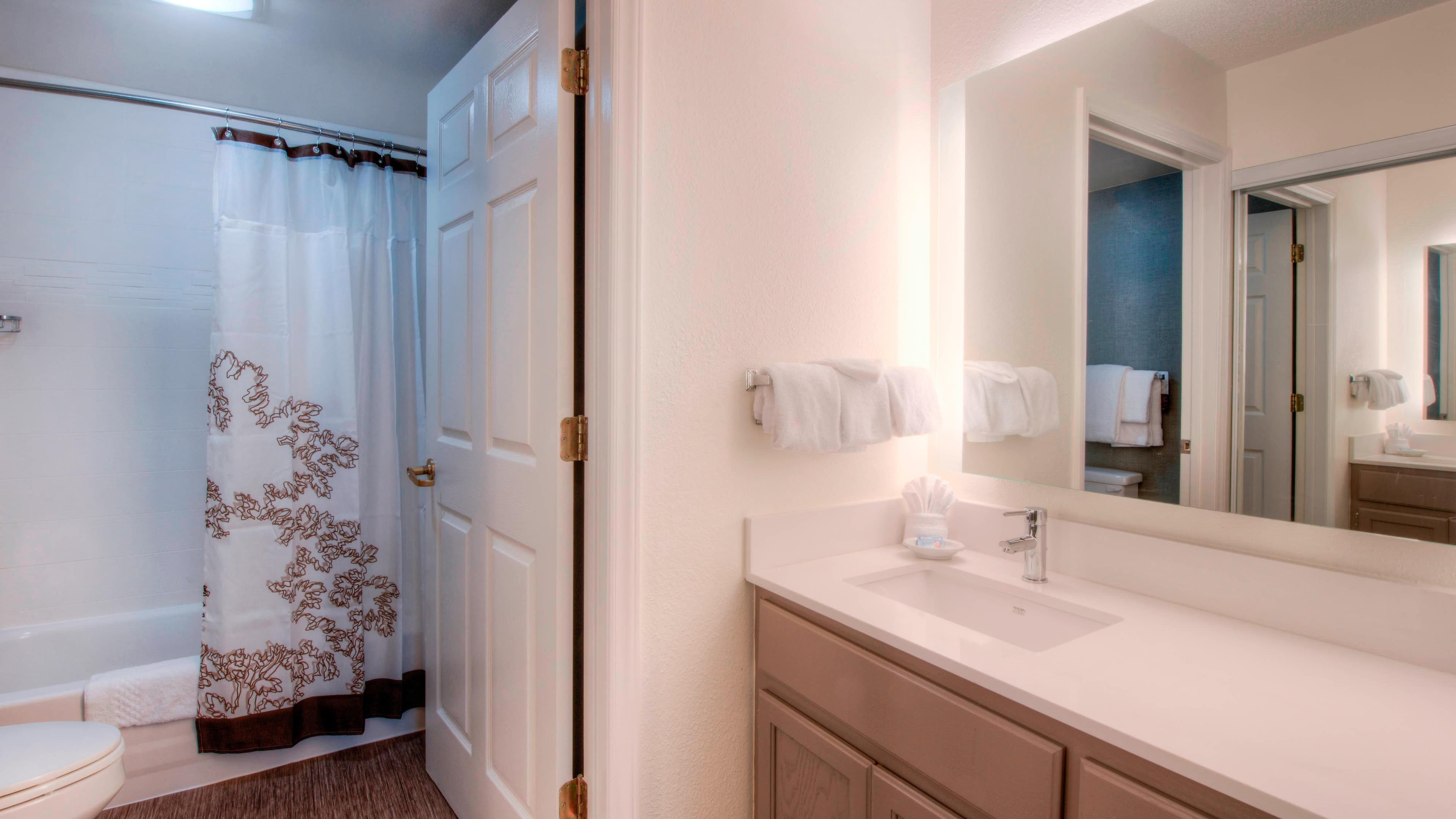 1 Bedroom Suite - Image 5