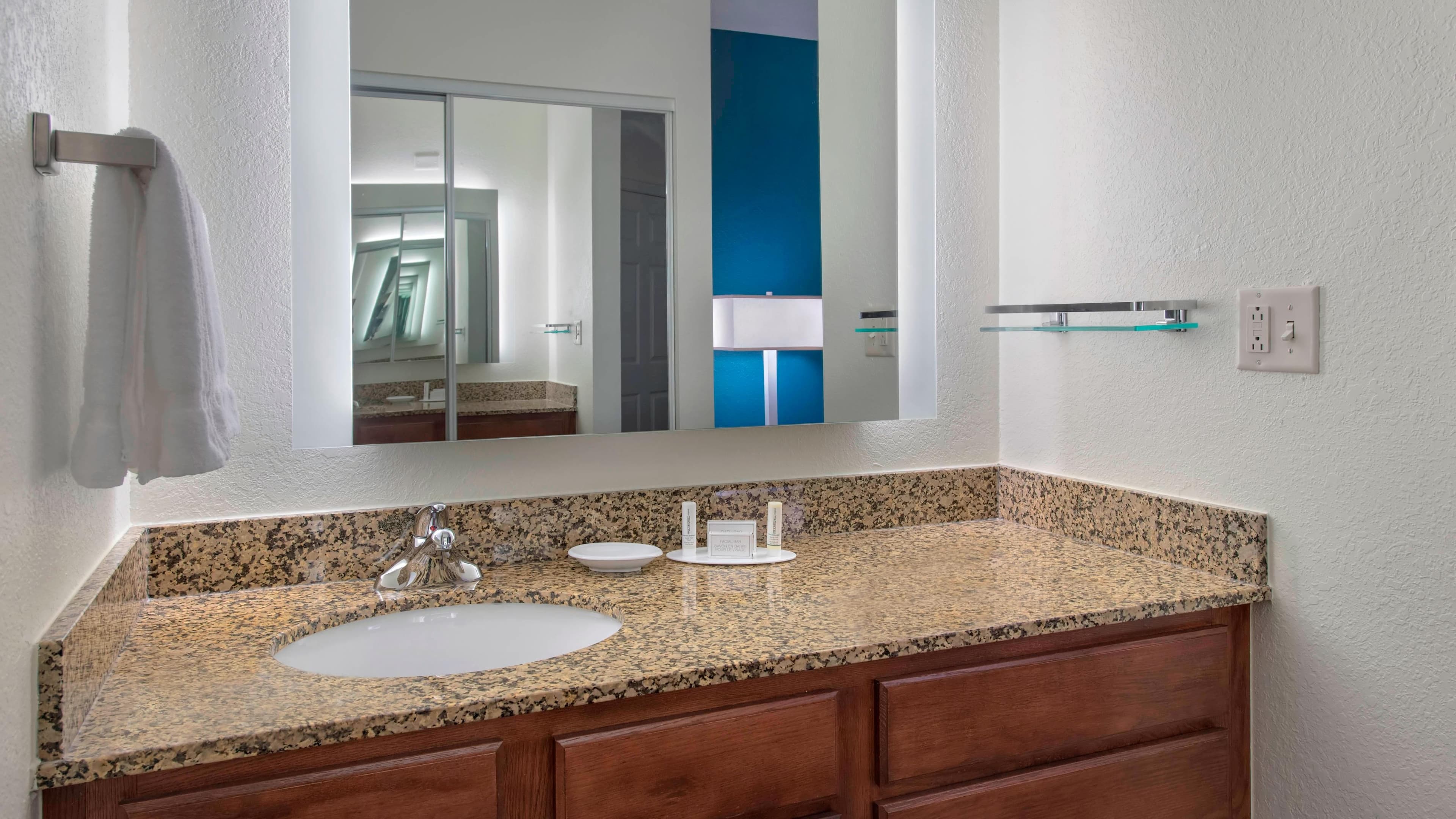 1 Bedroom Suite - Image 3