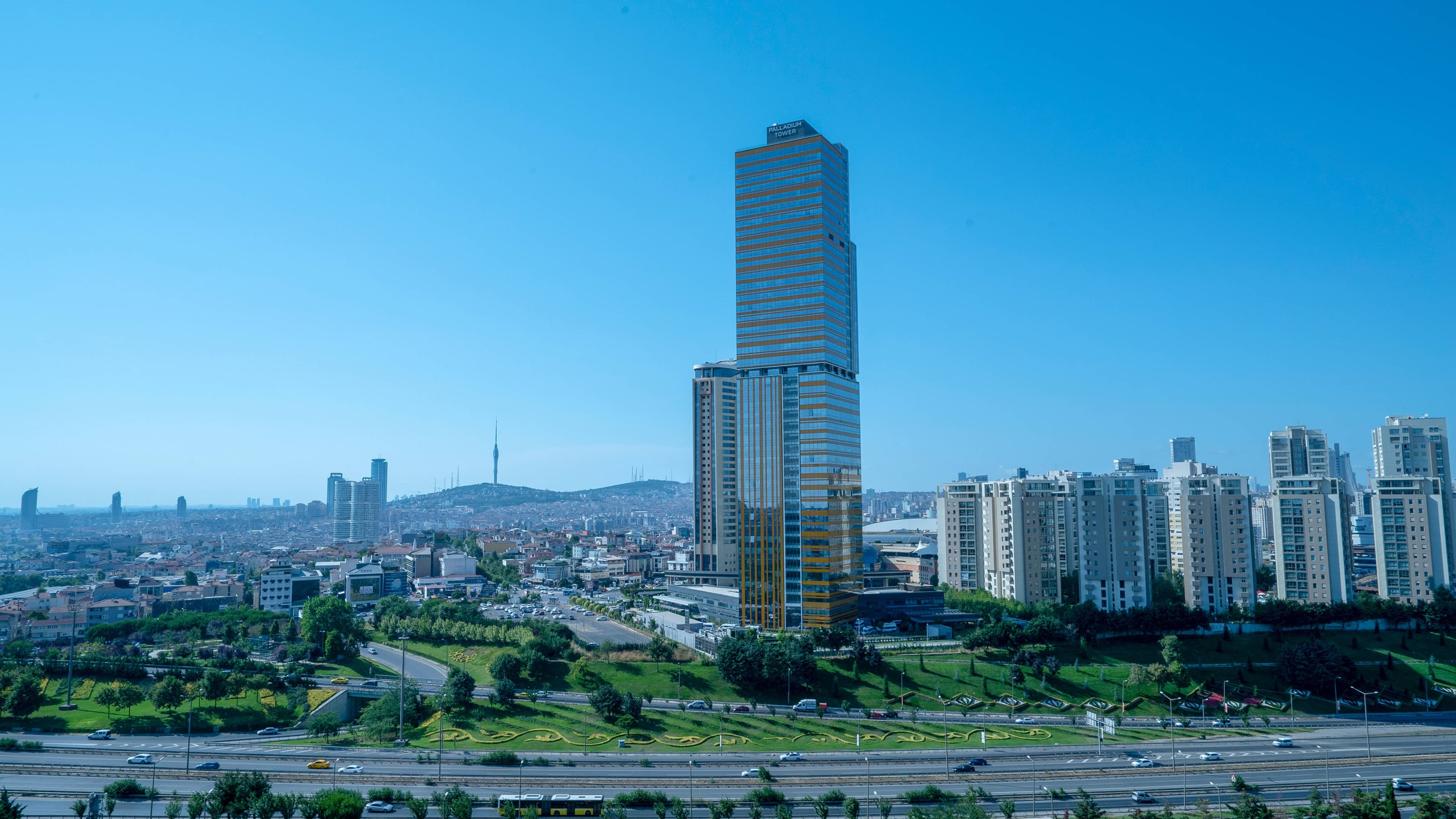 Deluxe with 1 king bed - Image 3