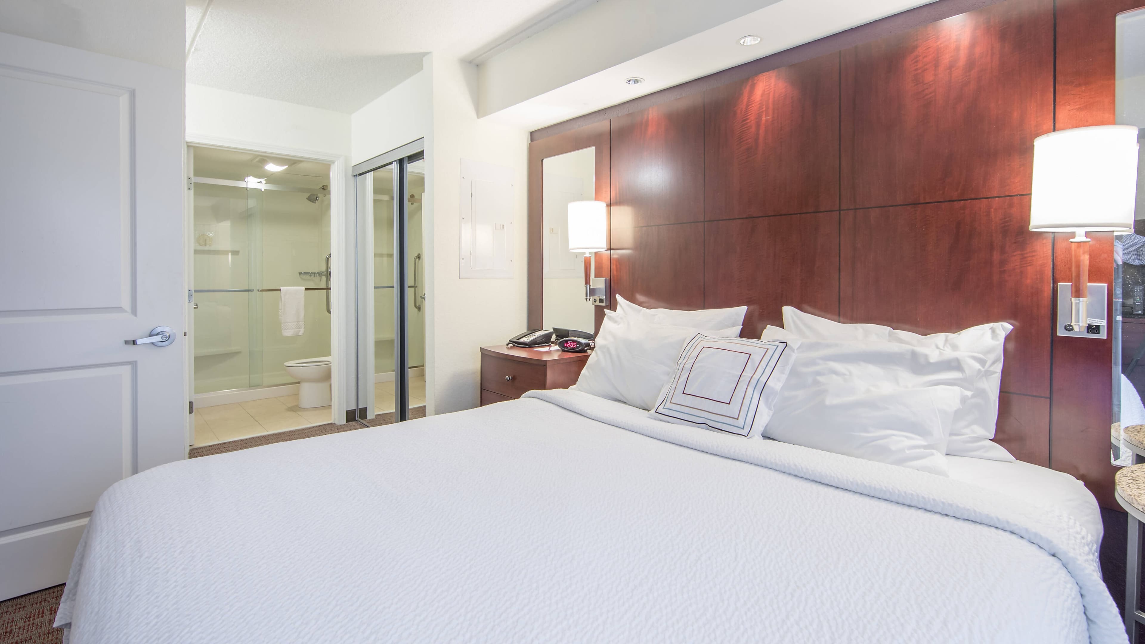 1 Bedroom Suite - Image 4