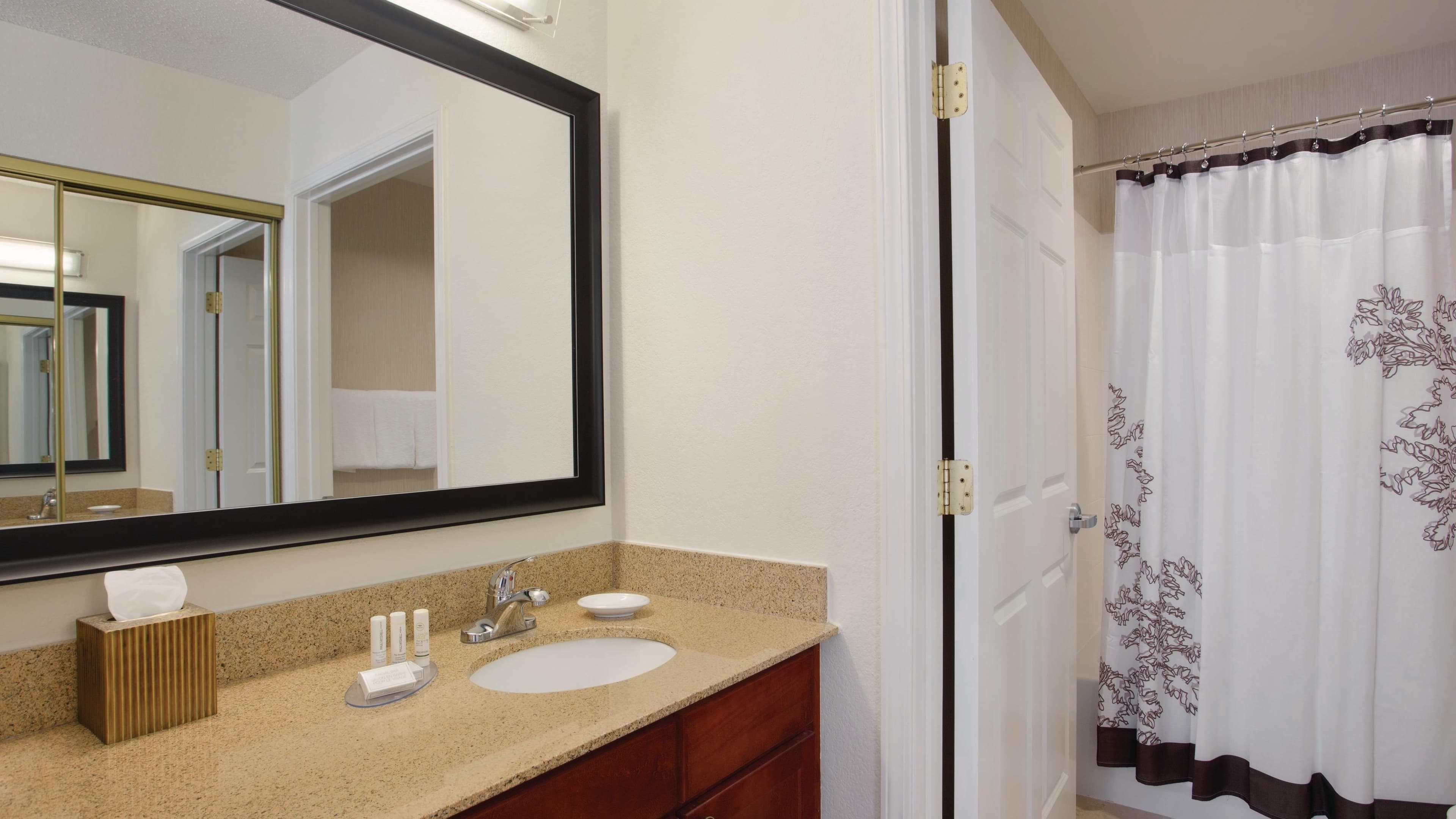 1 Bedroom Suite - Image 4