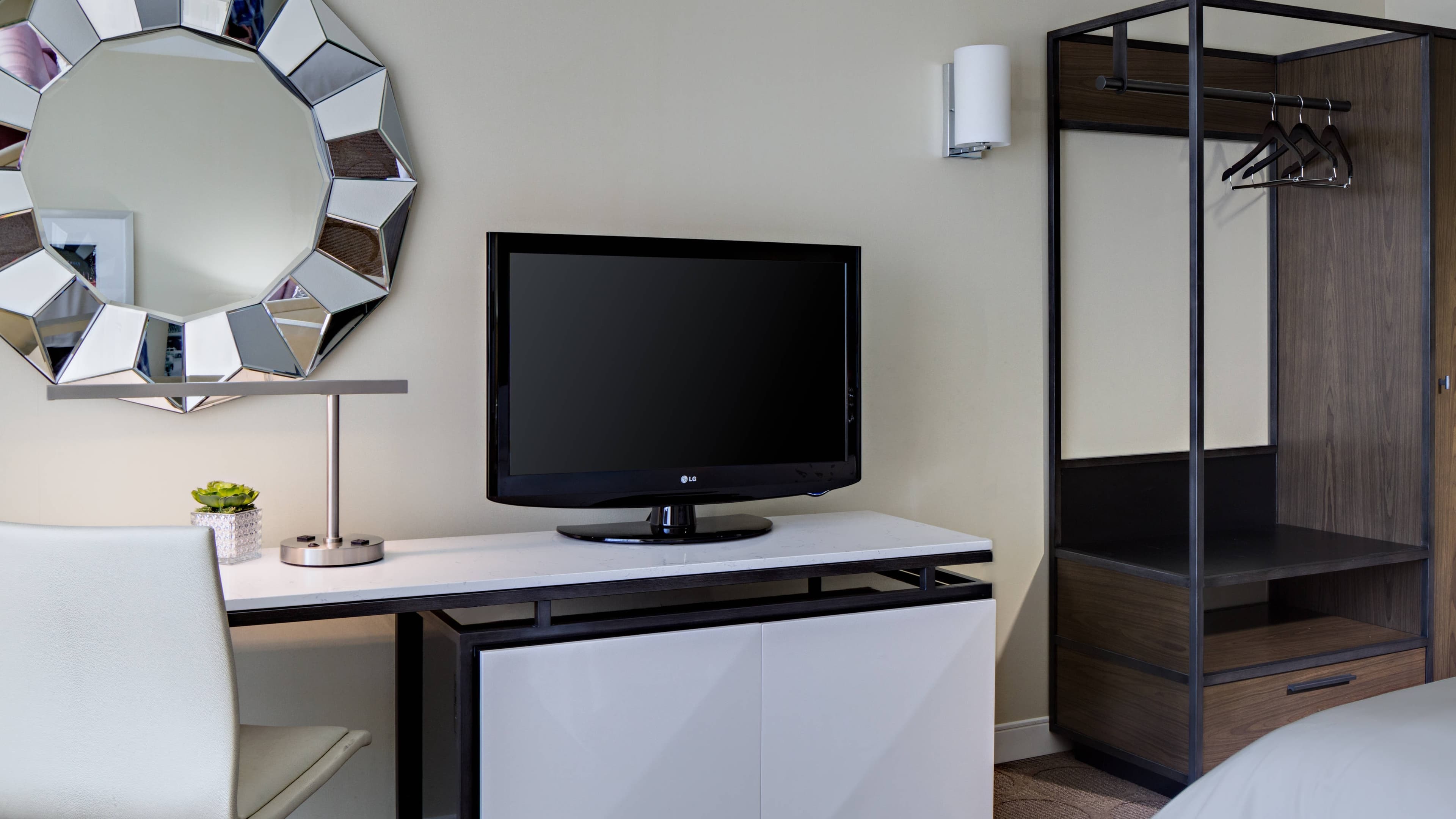 Two Double Beds - Image 4