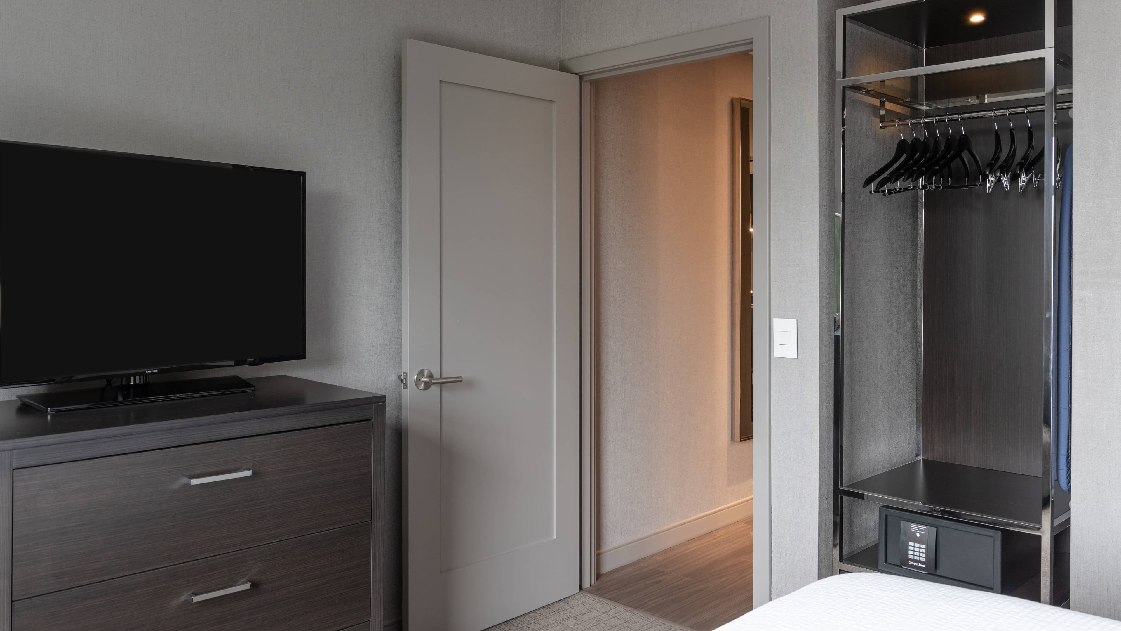 1 Bedroom Suite - Image 4