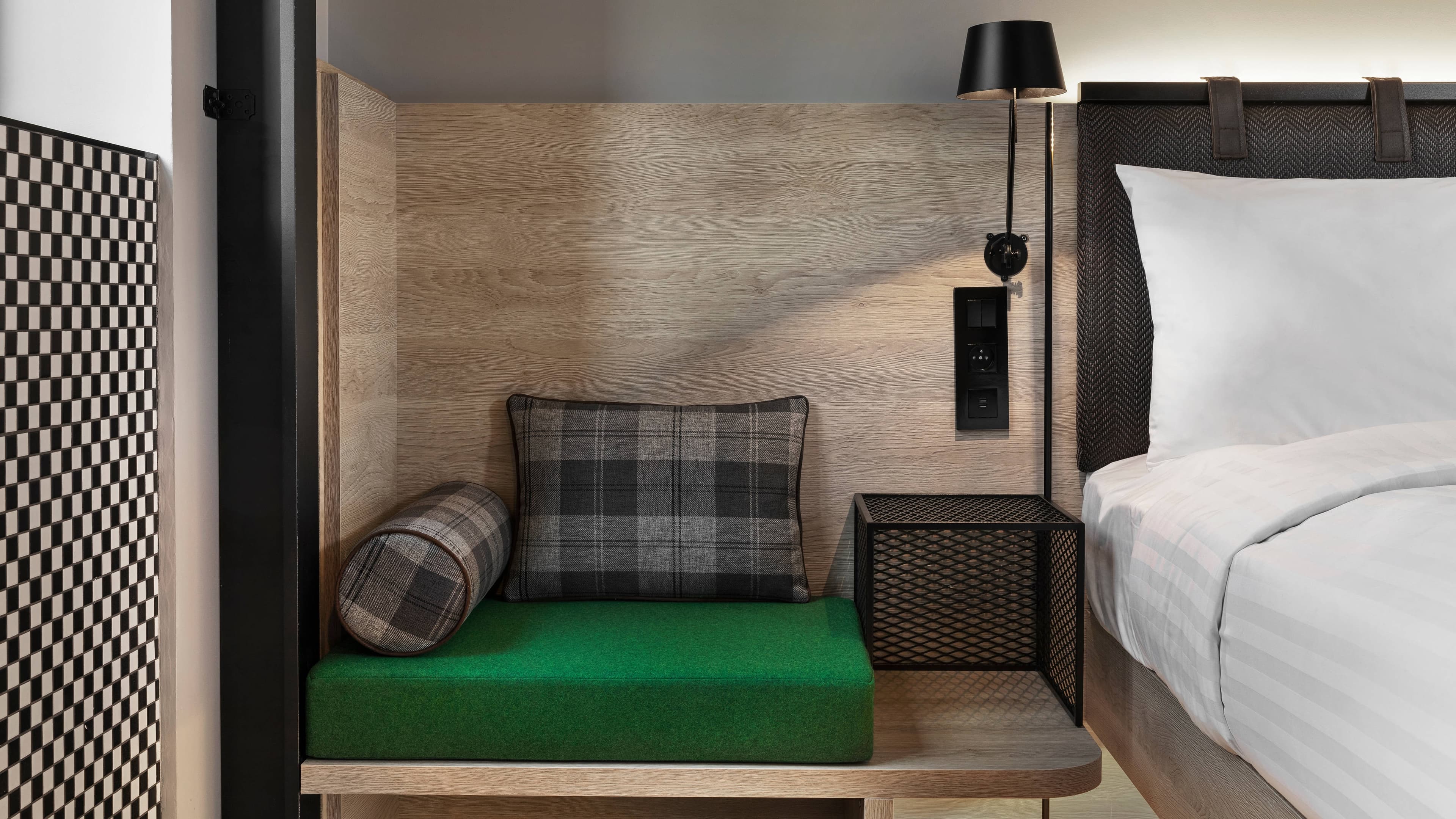 Moxy Sleeper Queen - Image 6