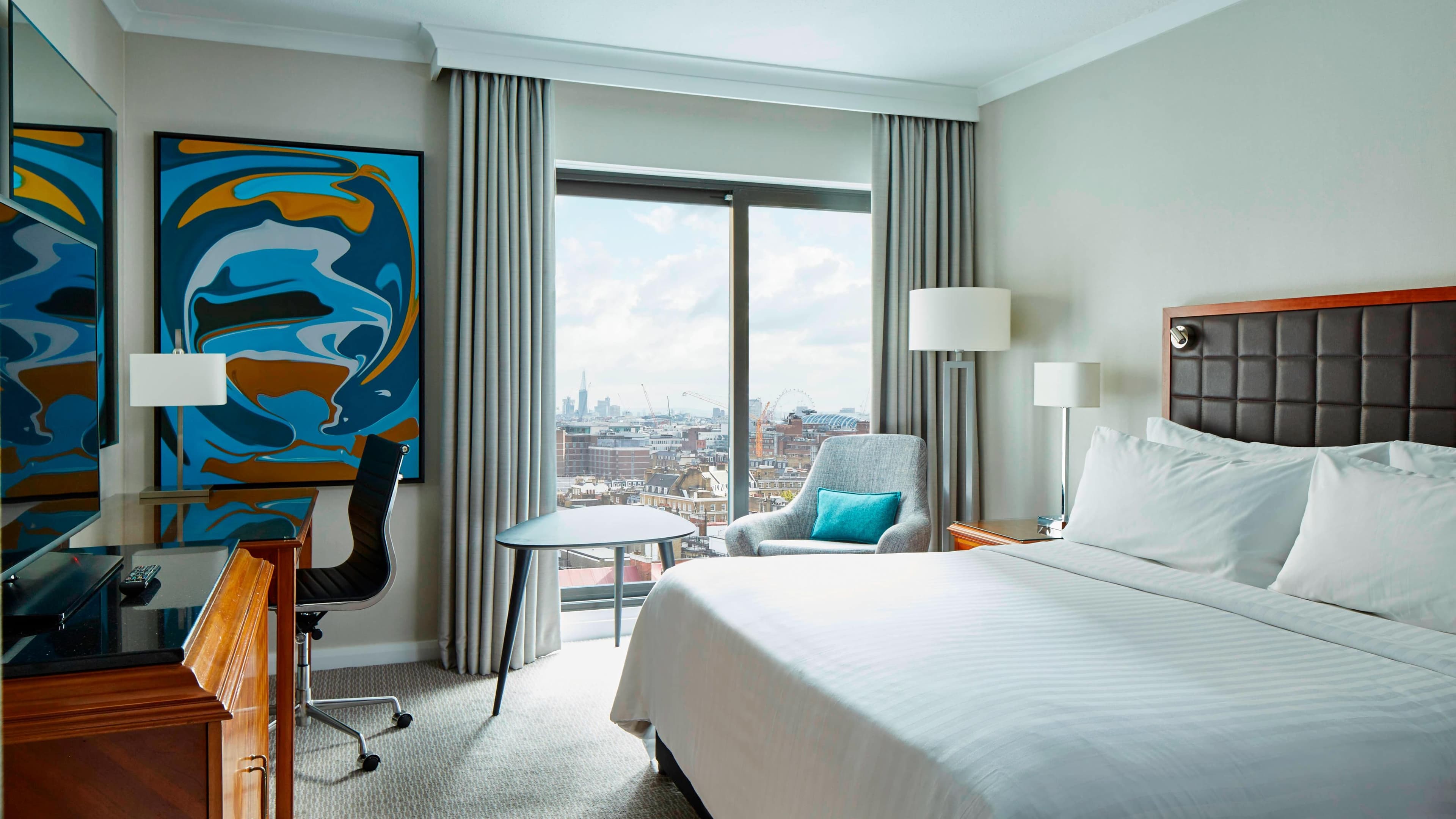 Deluxe Room - Image 1