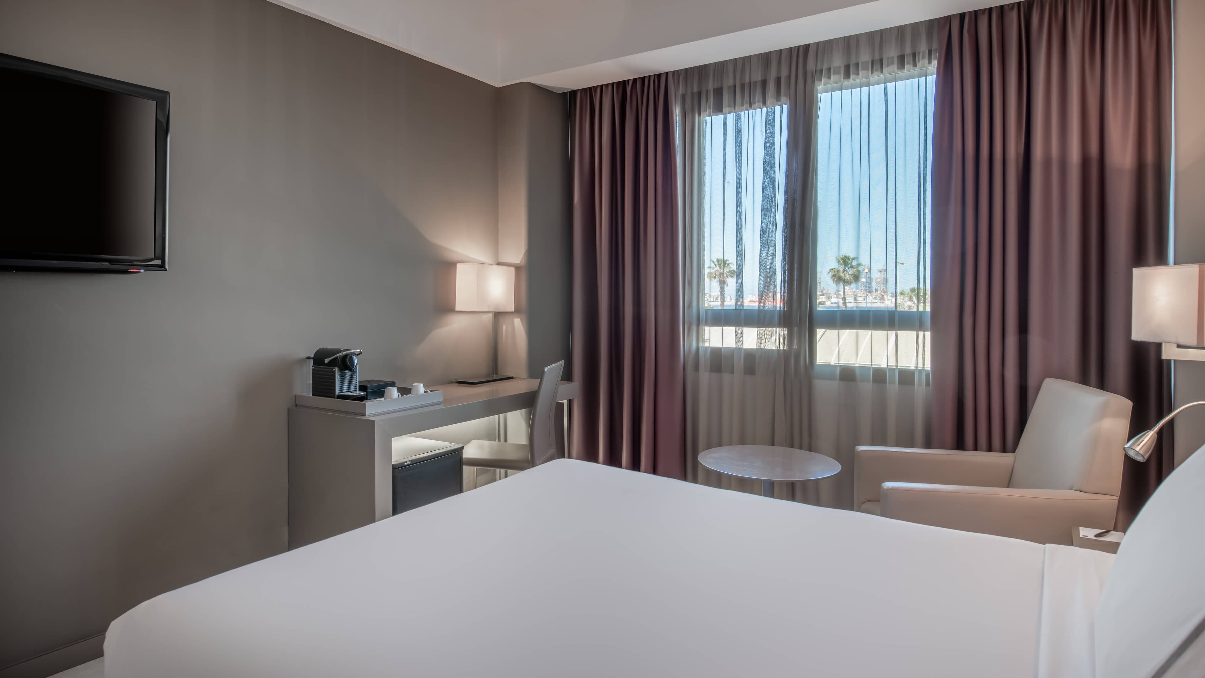 Standard Queen - Image 2