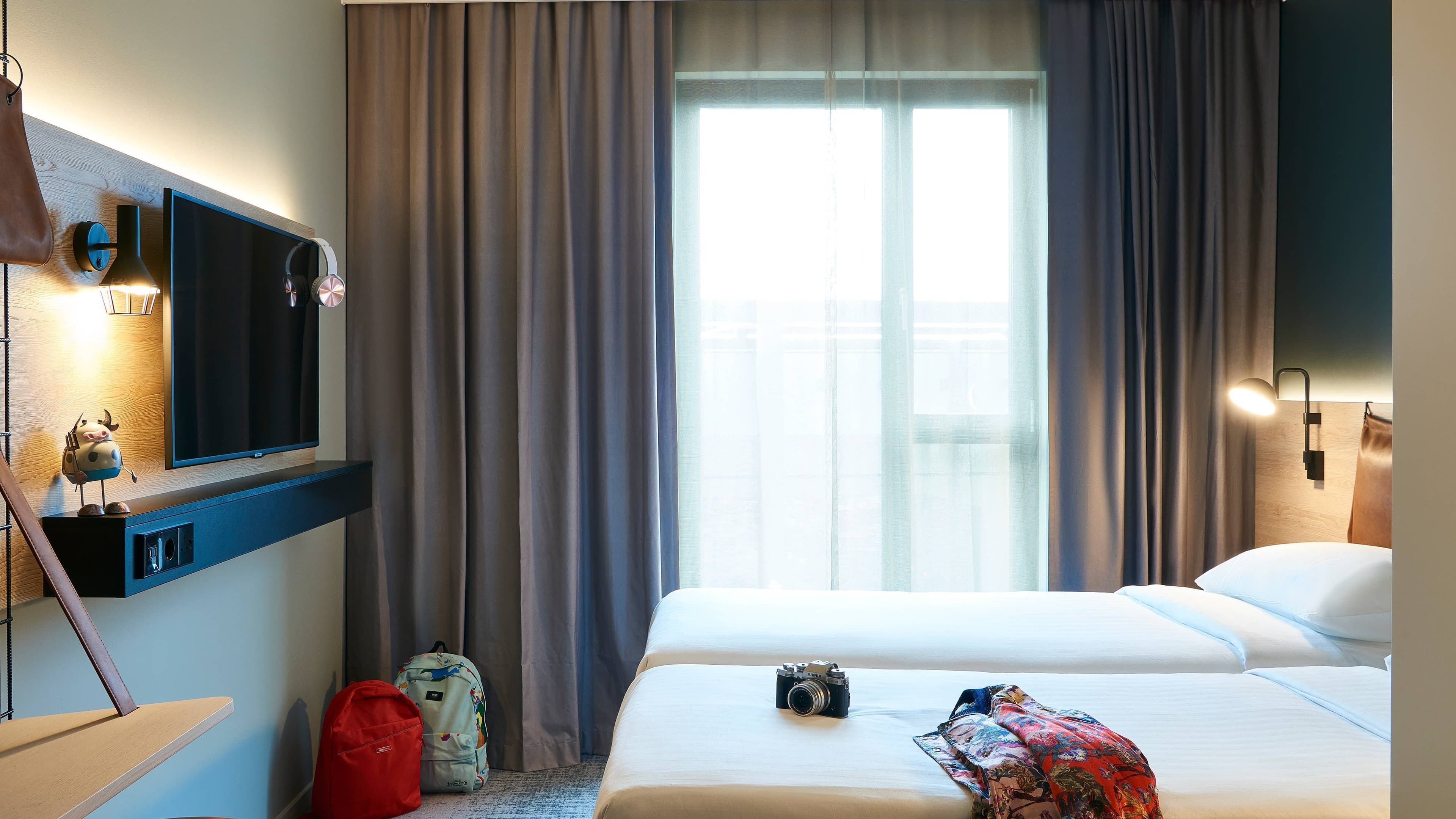 Moxy Twin Sleeper - Image 1