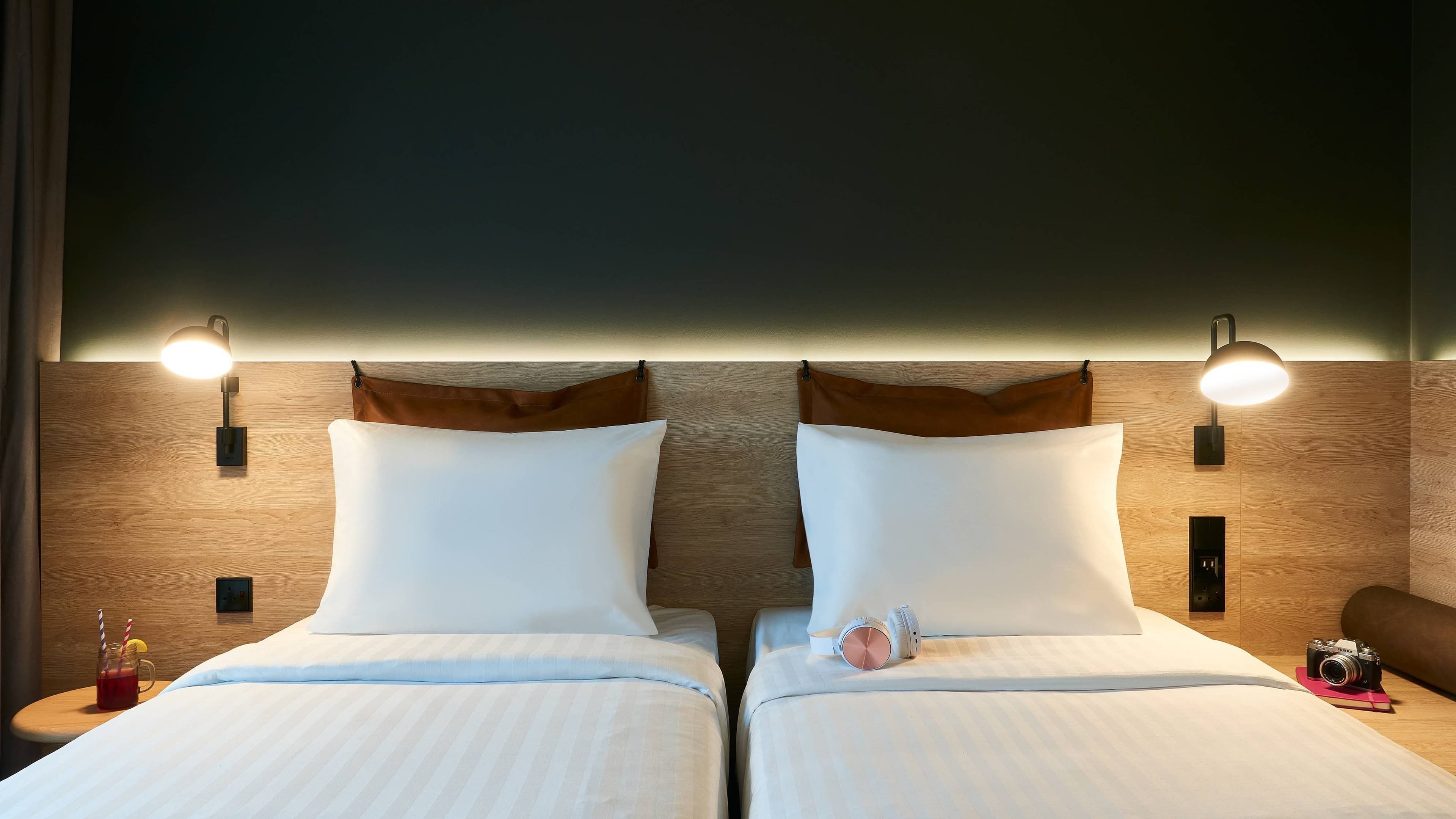 Moxy Twin Sleeper - Image 2