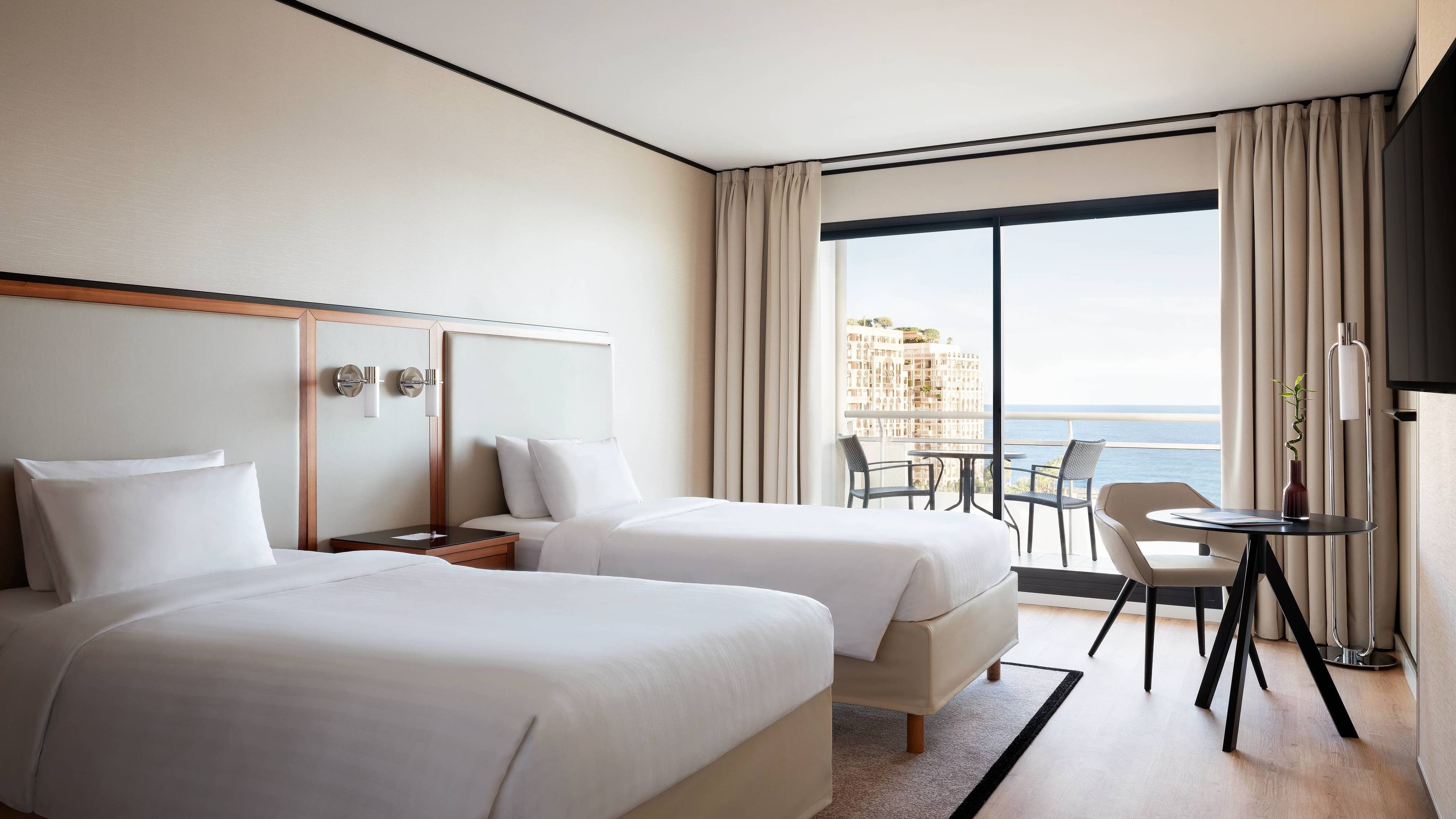 Deluxe Sea View - Image 1