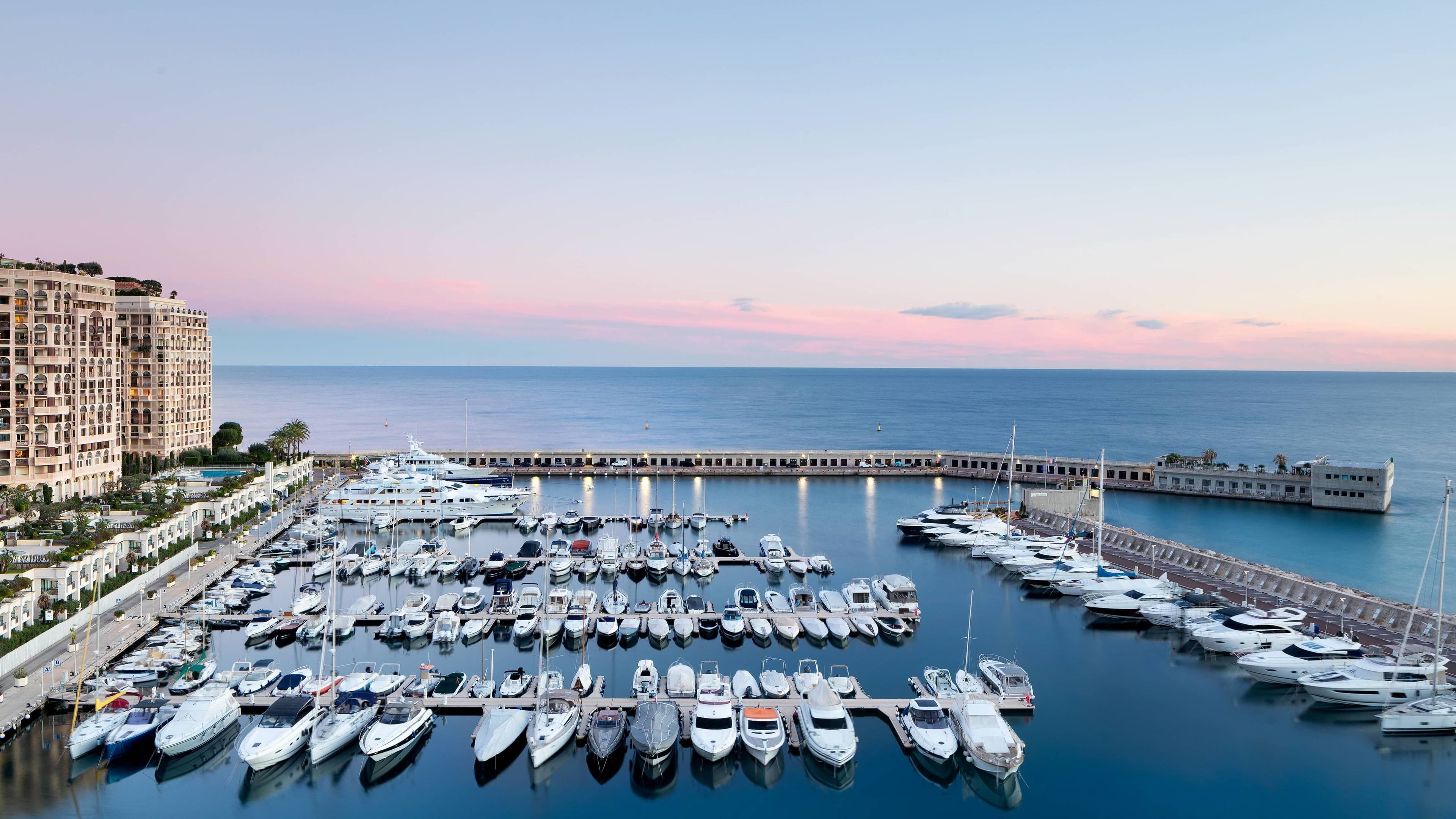 Deluxe Sea View - Image 4