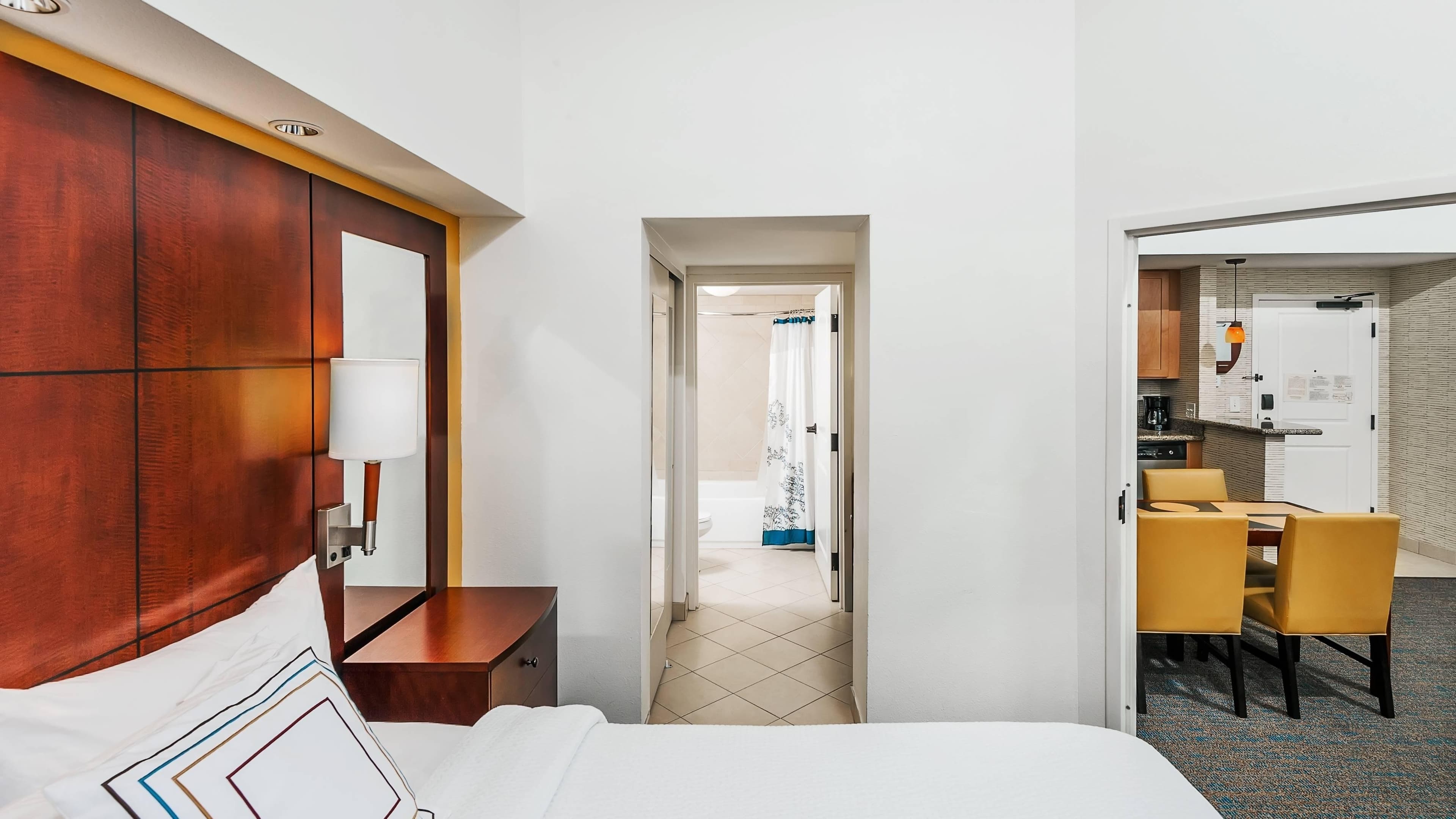 1 Bedroom Suite - Image 2