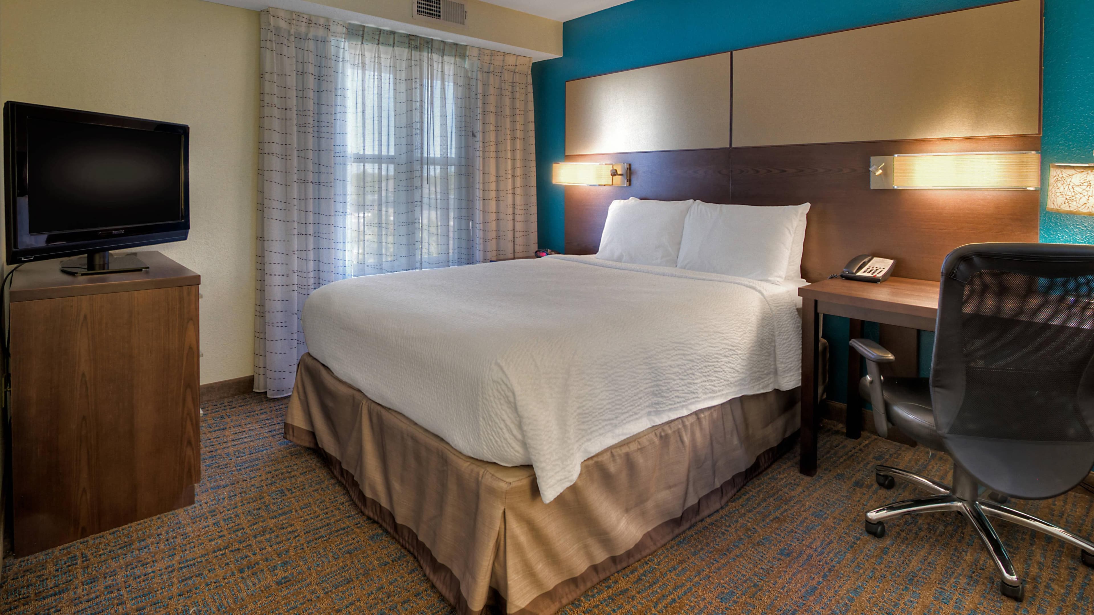 1 Bedroom Suite - Image 2