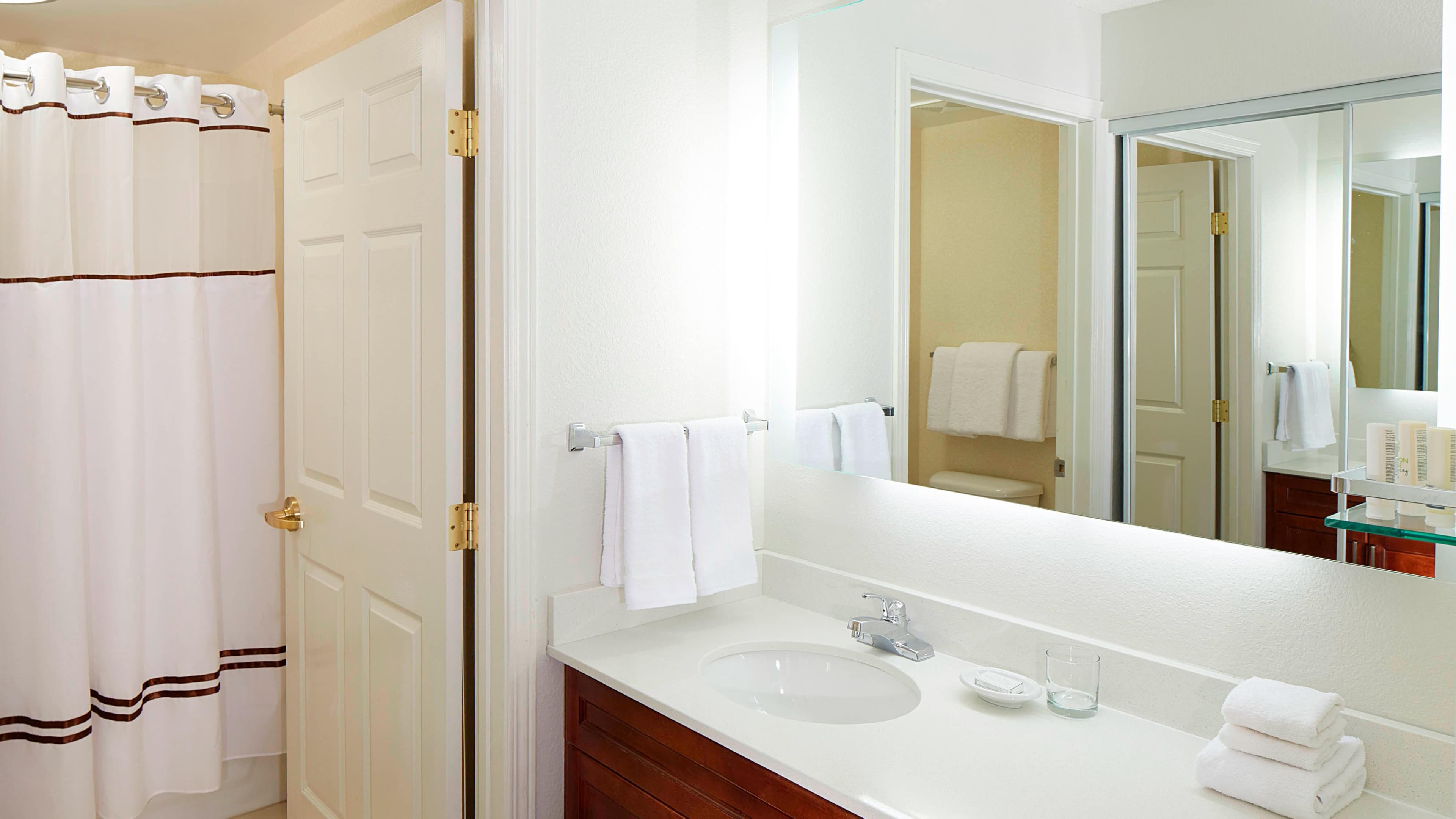 1 Bedroom Suite - Image 4