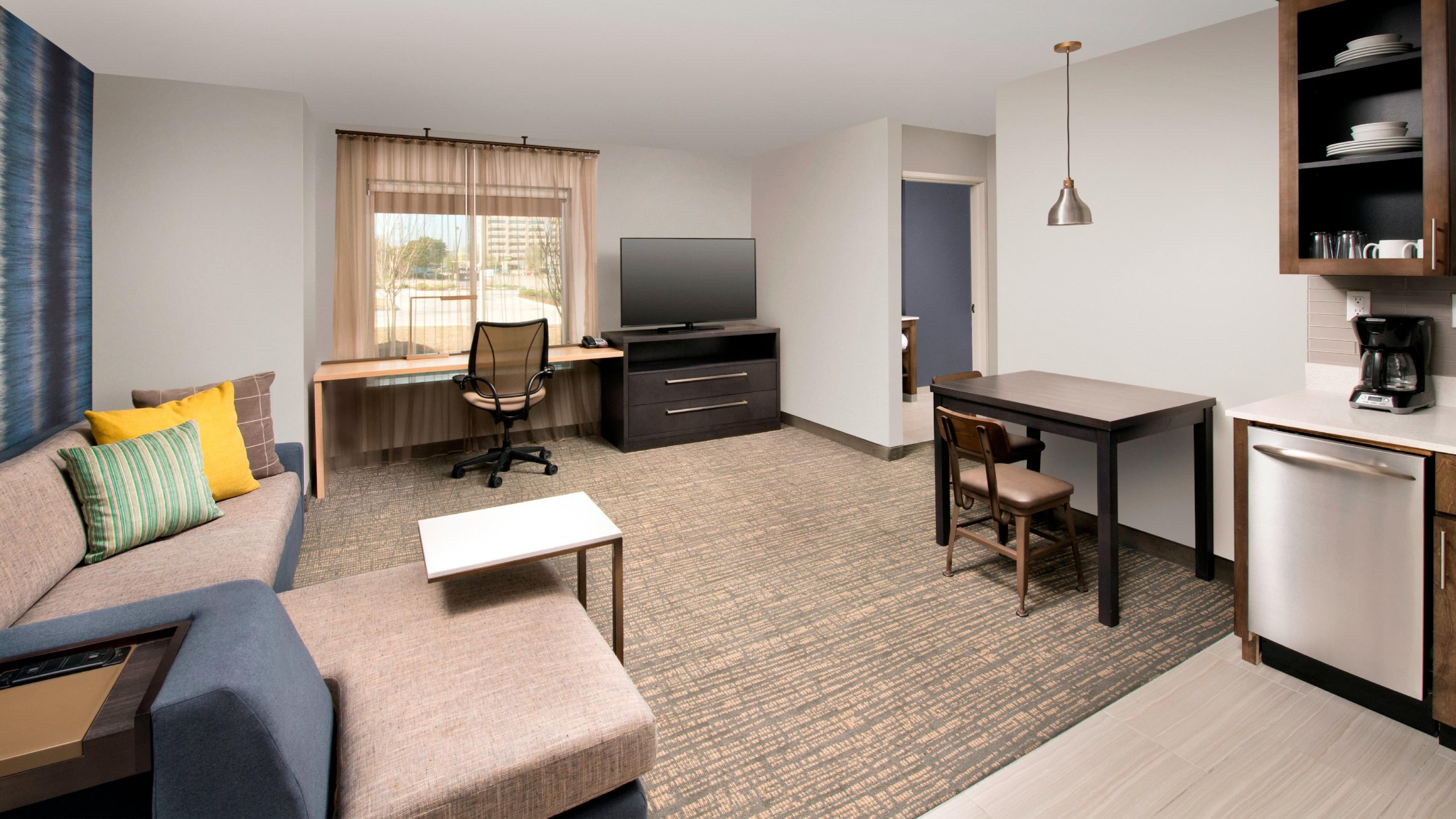 1 Bedroom Suite - Image 1
