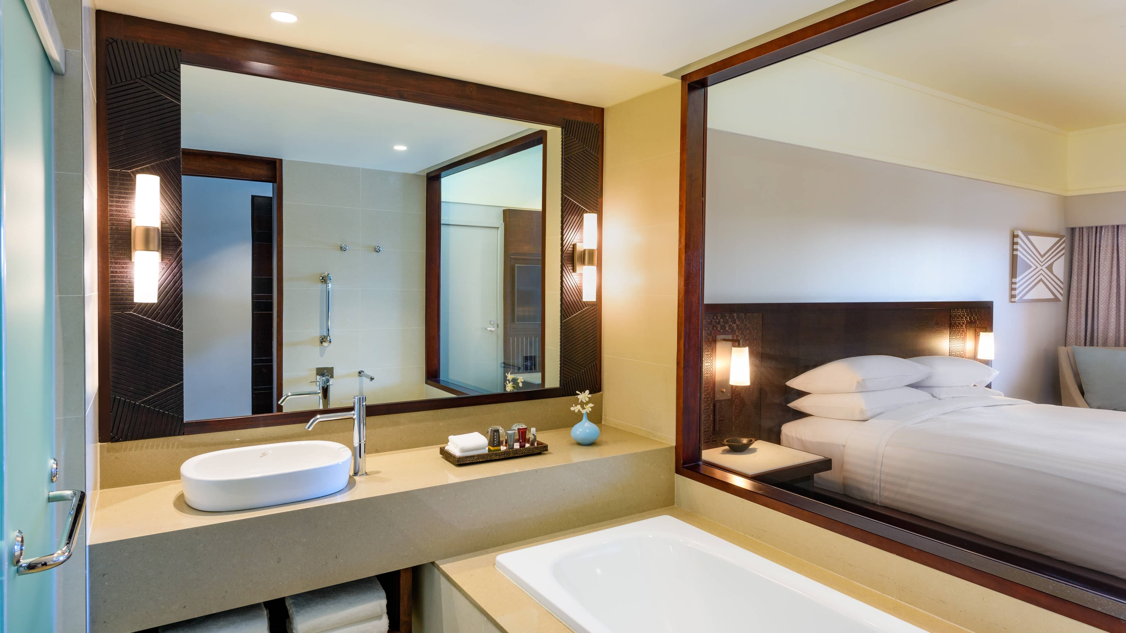 Lagoon View Twin - Image 3