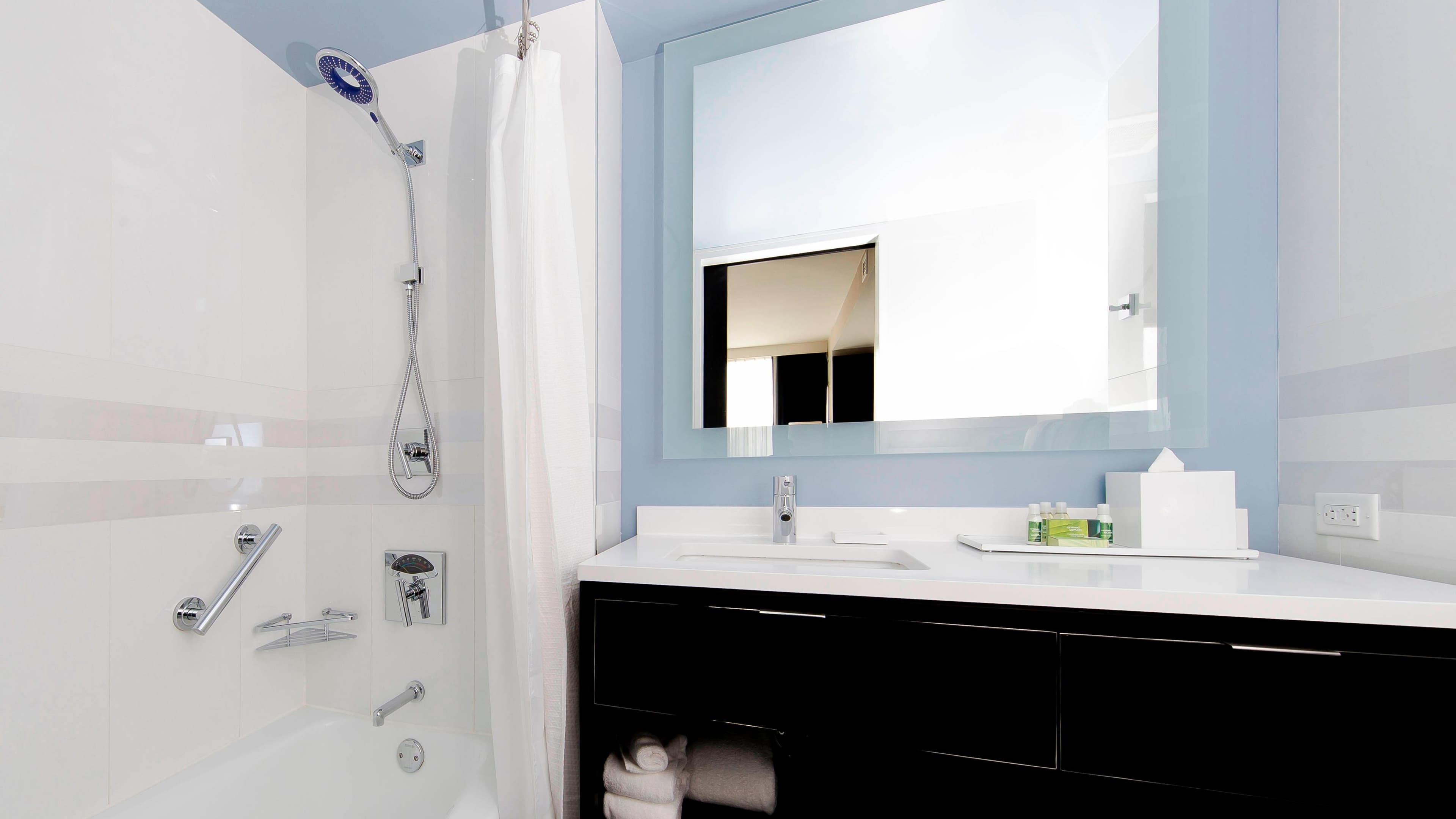 King Studio Skyline View - Image 5