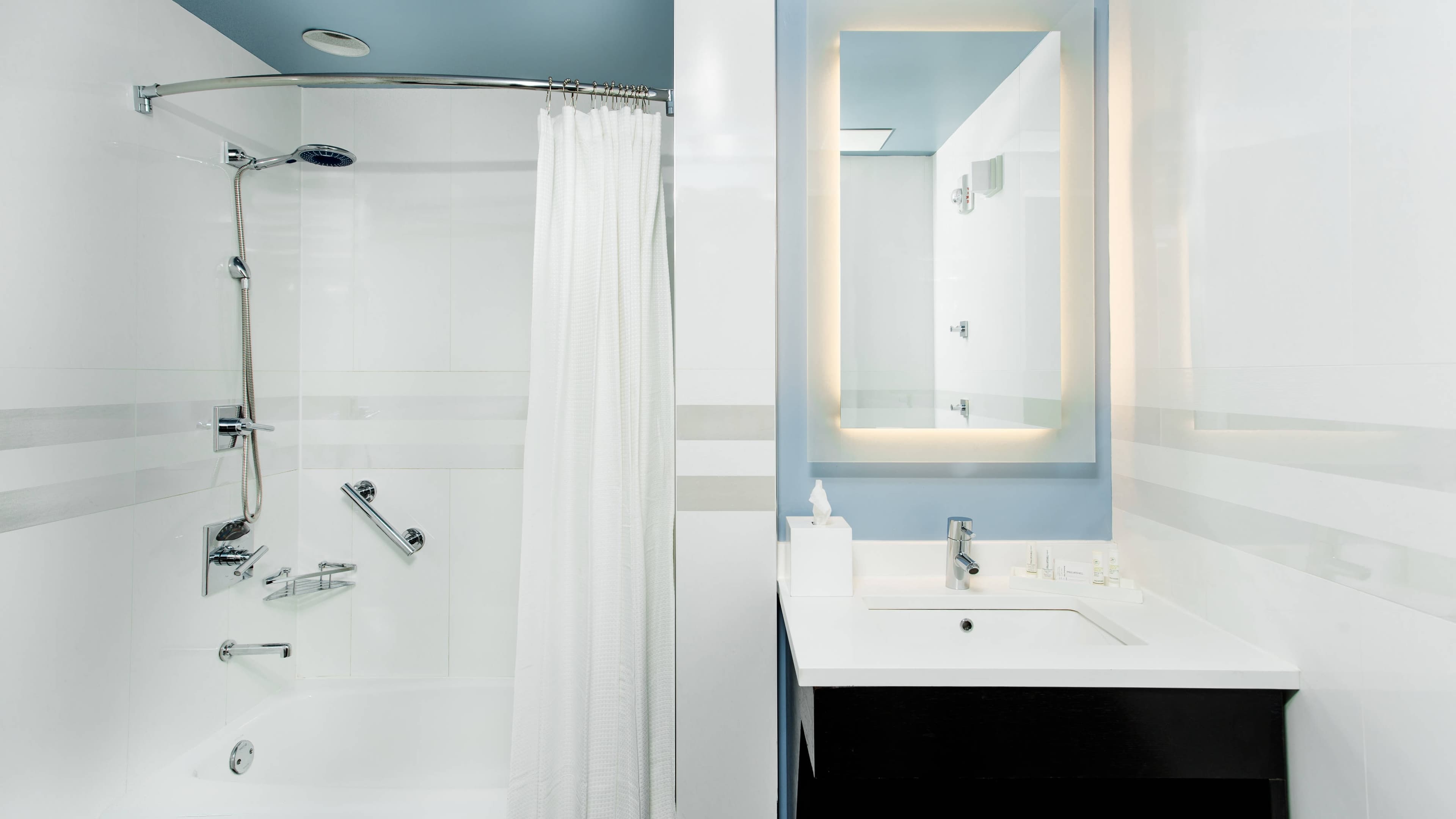 King Studio Skyline View - Image 7