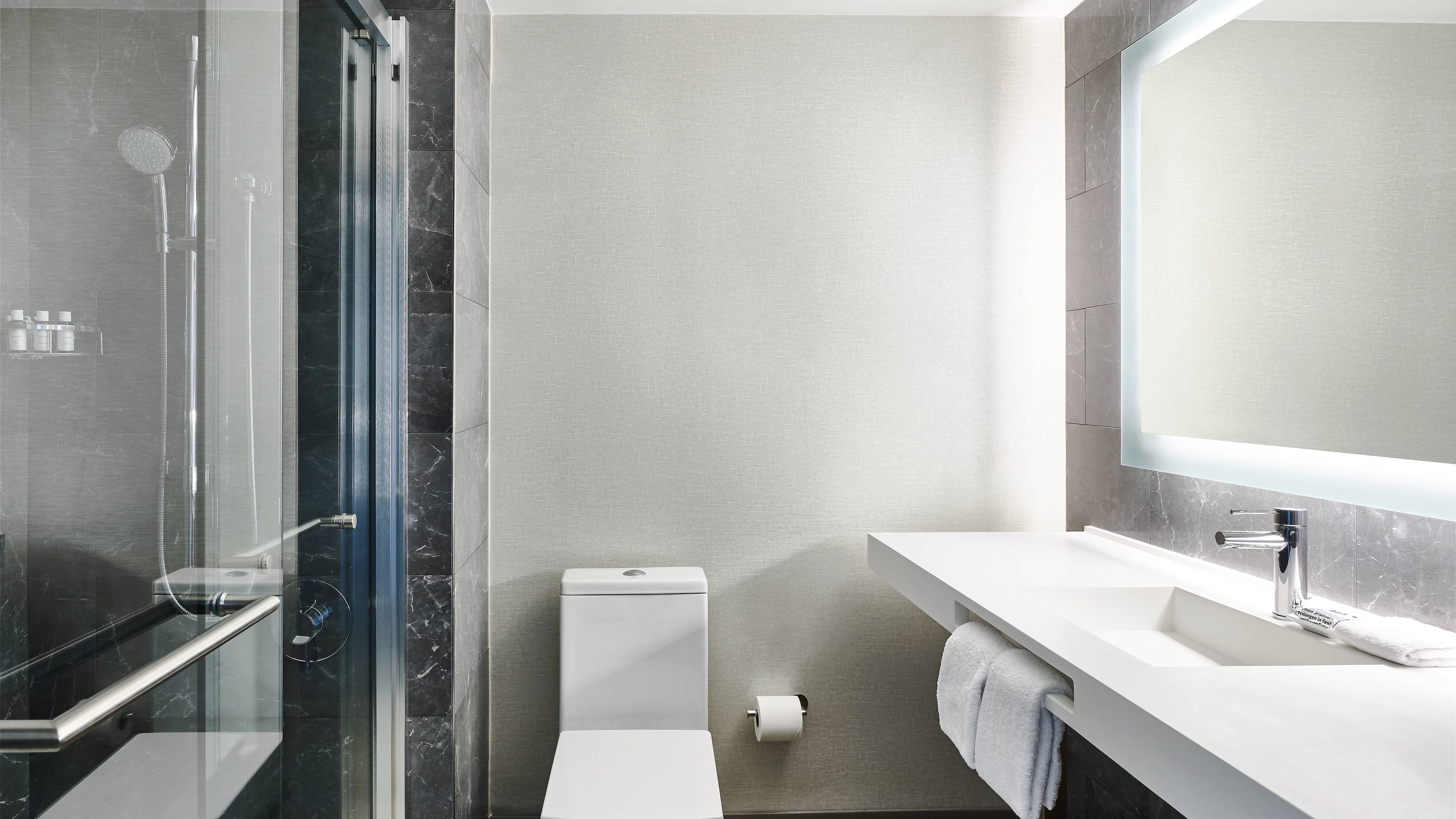 Queen/Queen Guest Room - Image 5