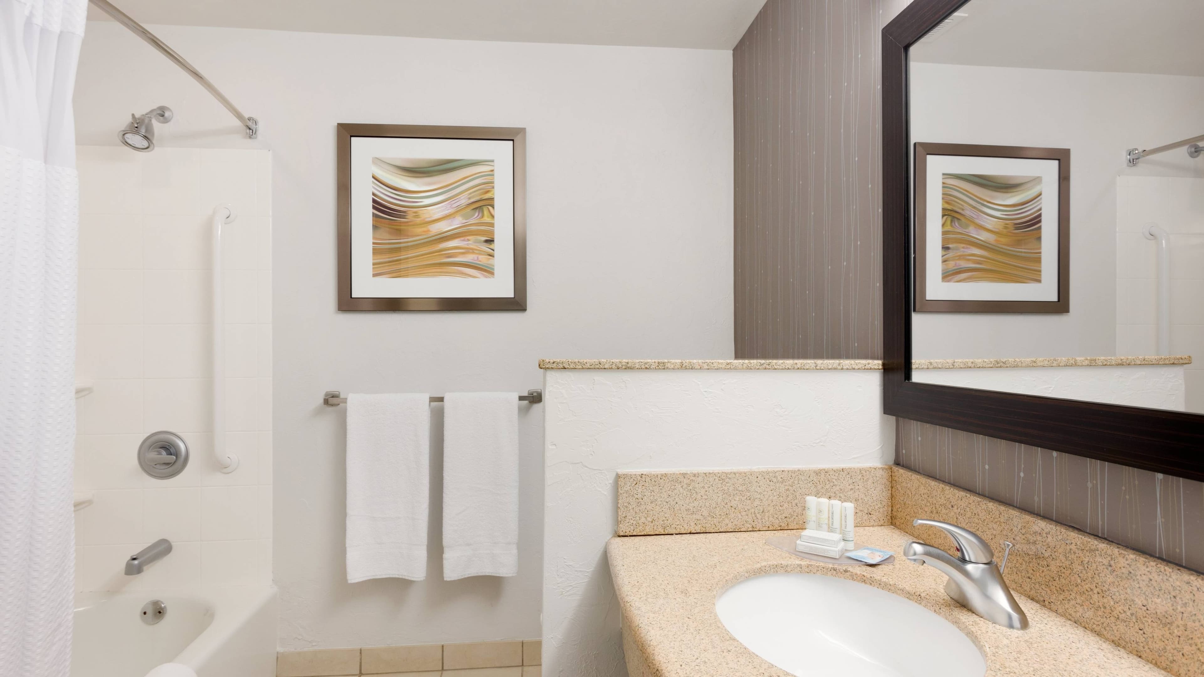 1 King bed Room - Image 6