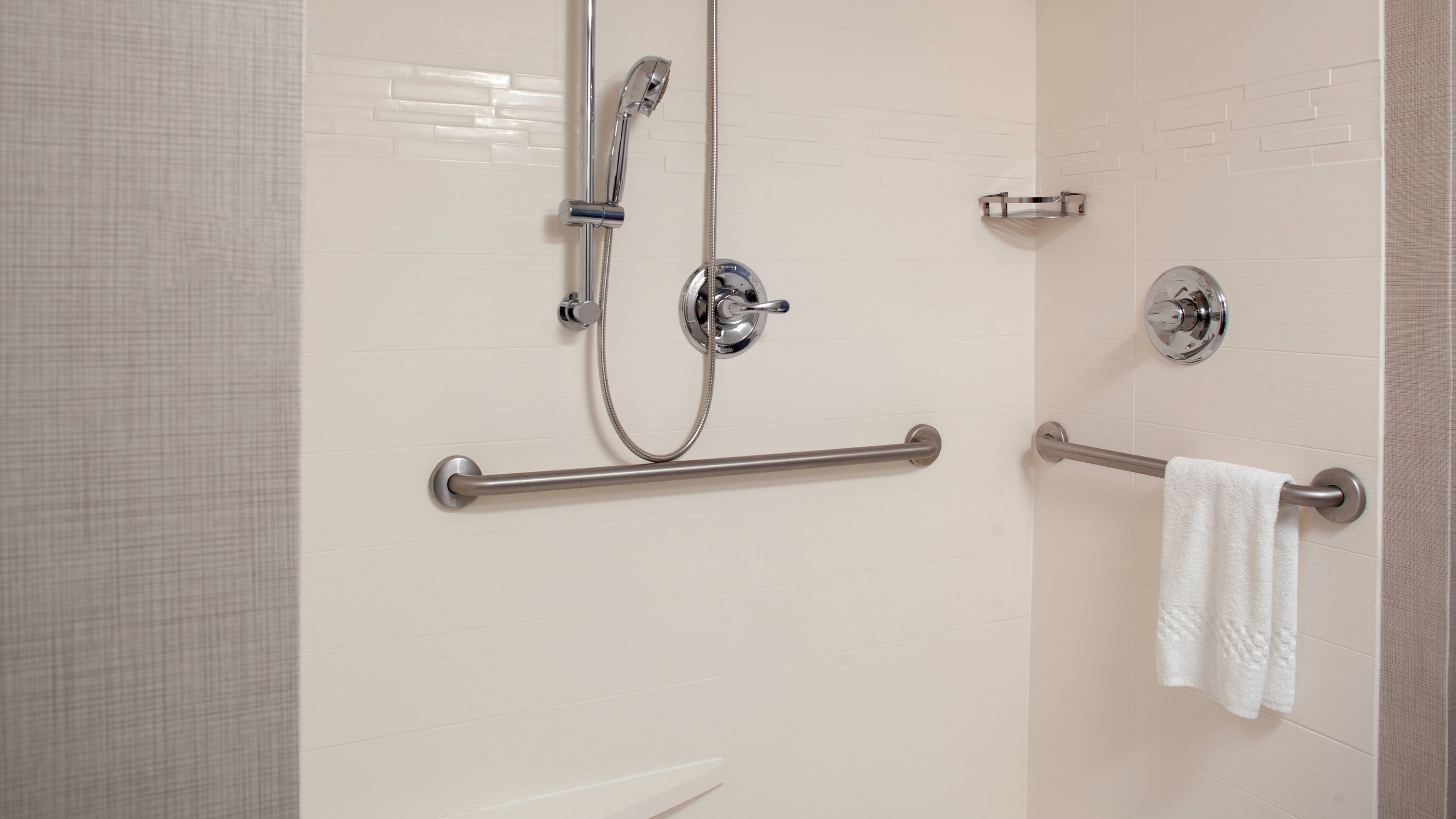 1 Bedroom Residential Suite - Image 7