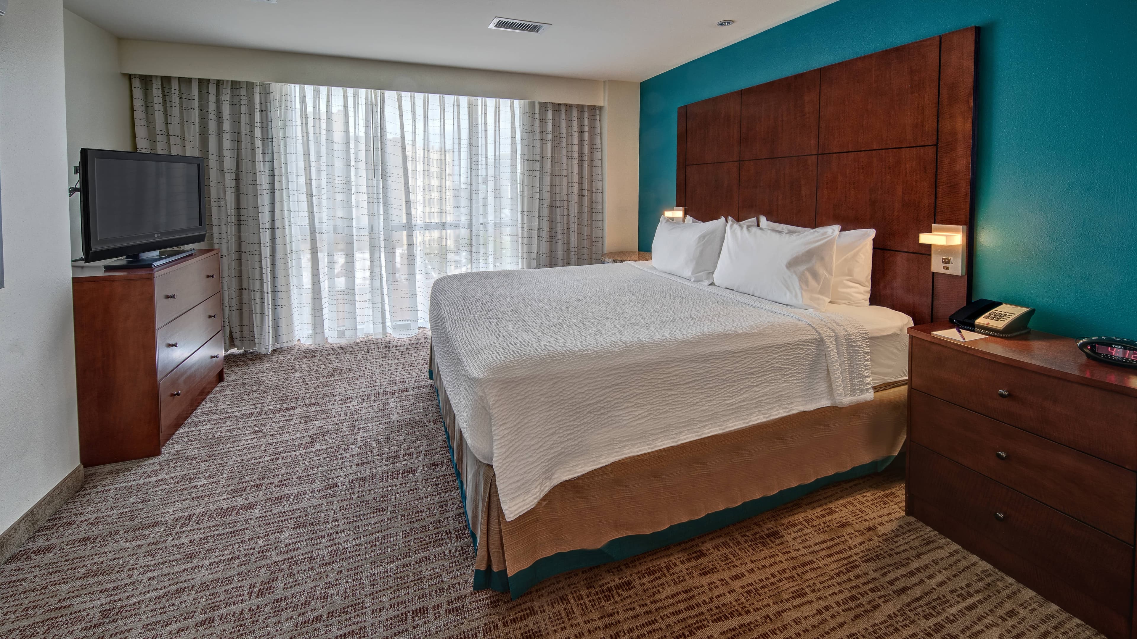 One Bedroom Suite - Image 2