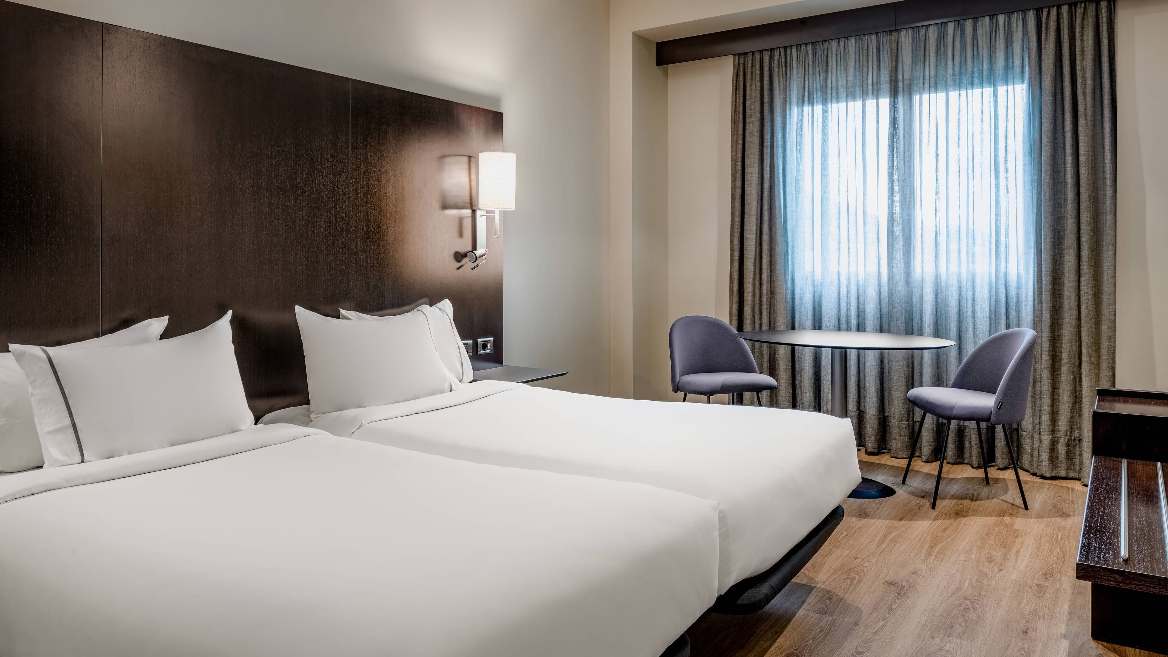 Standard Twin - Image 2