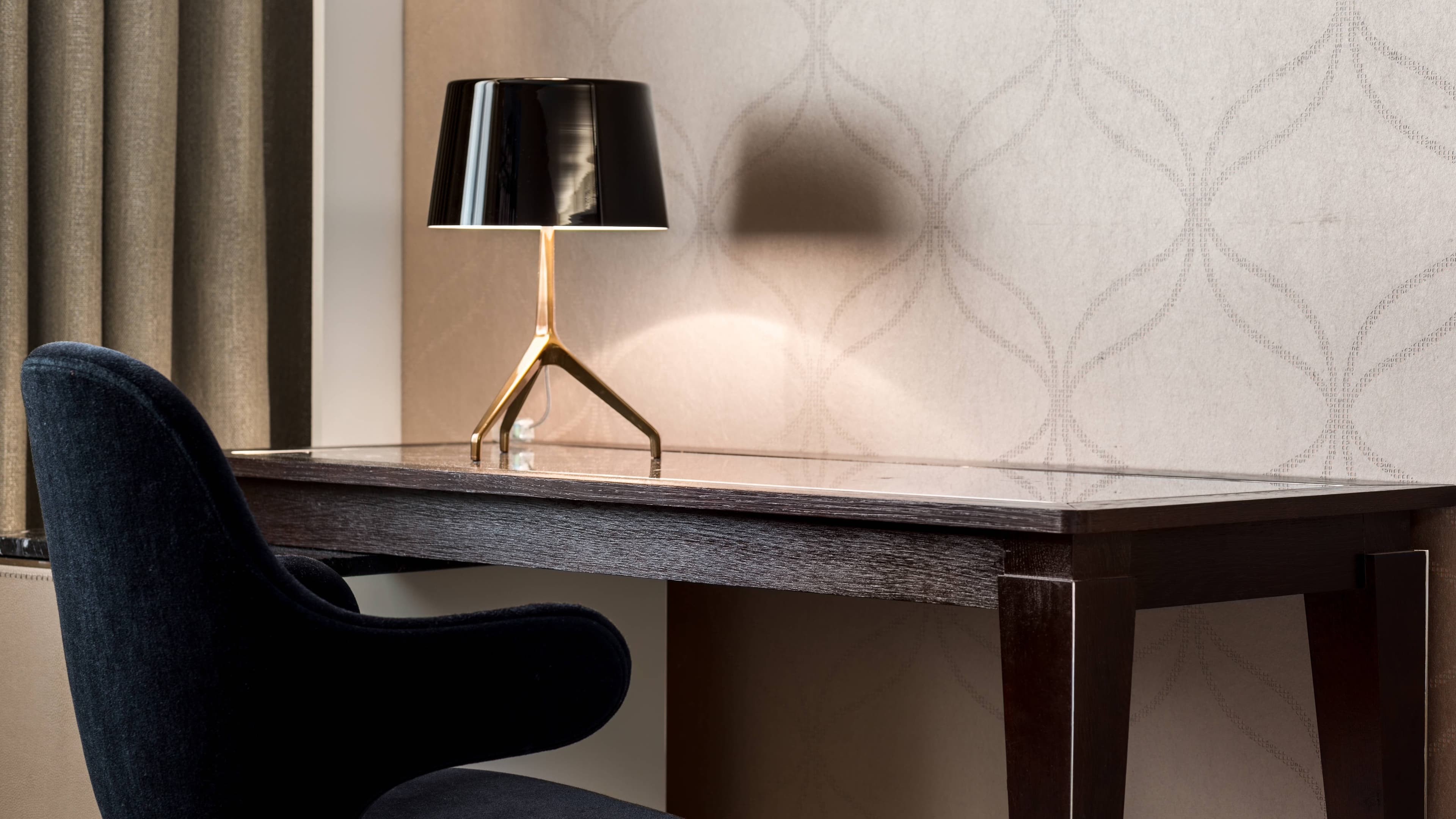 Deluxe Room - Image 3