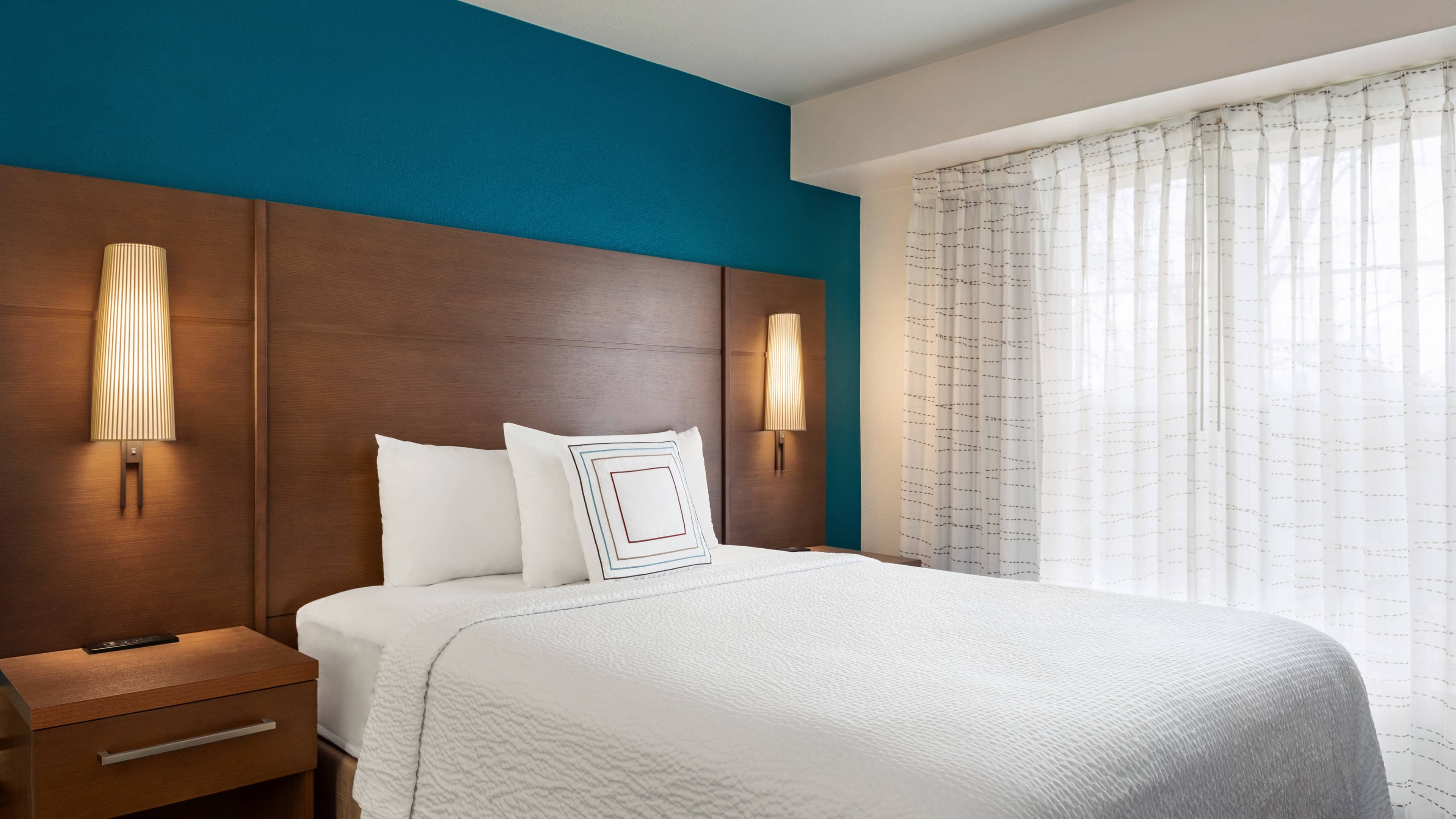 1 Bedroom Suite - Image 2