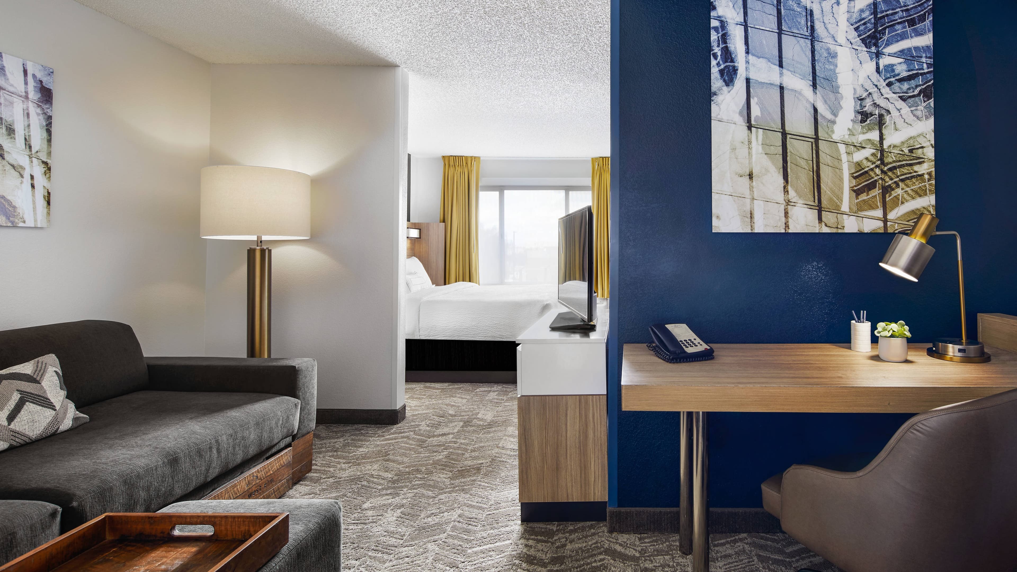 One King Bed Suite - Image 1