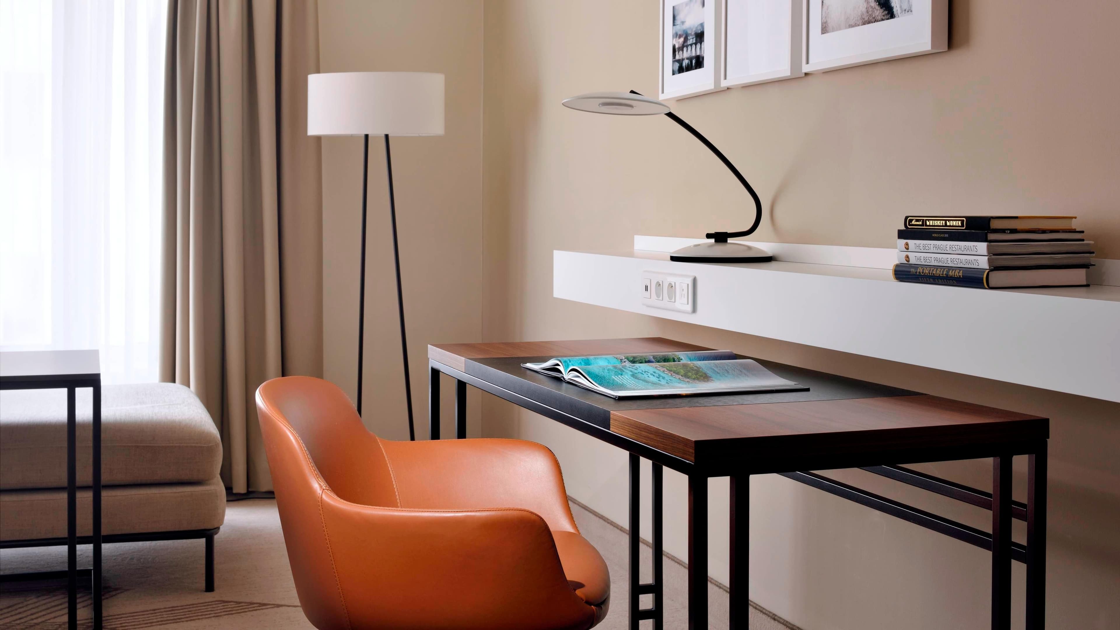 Deluxe Two Queen Beds - Image 4