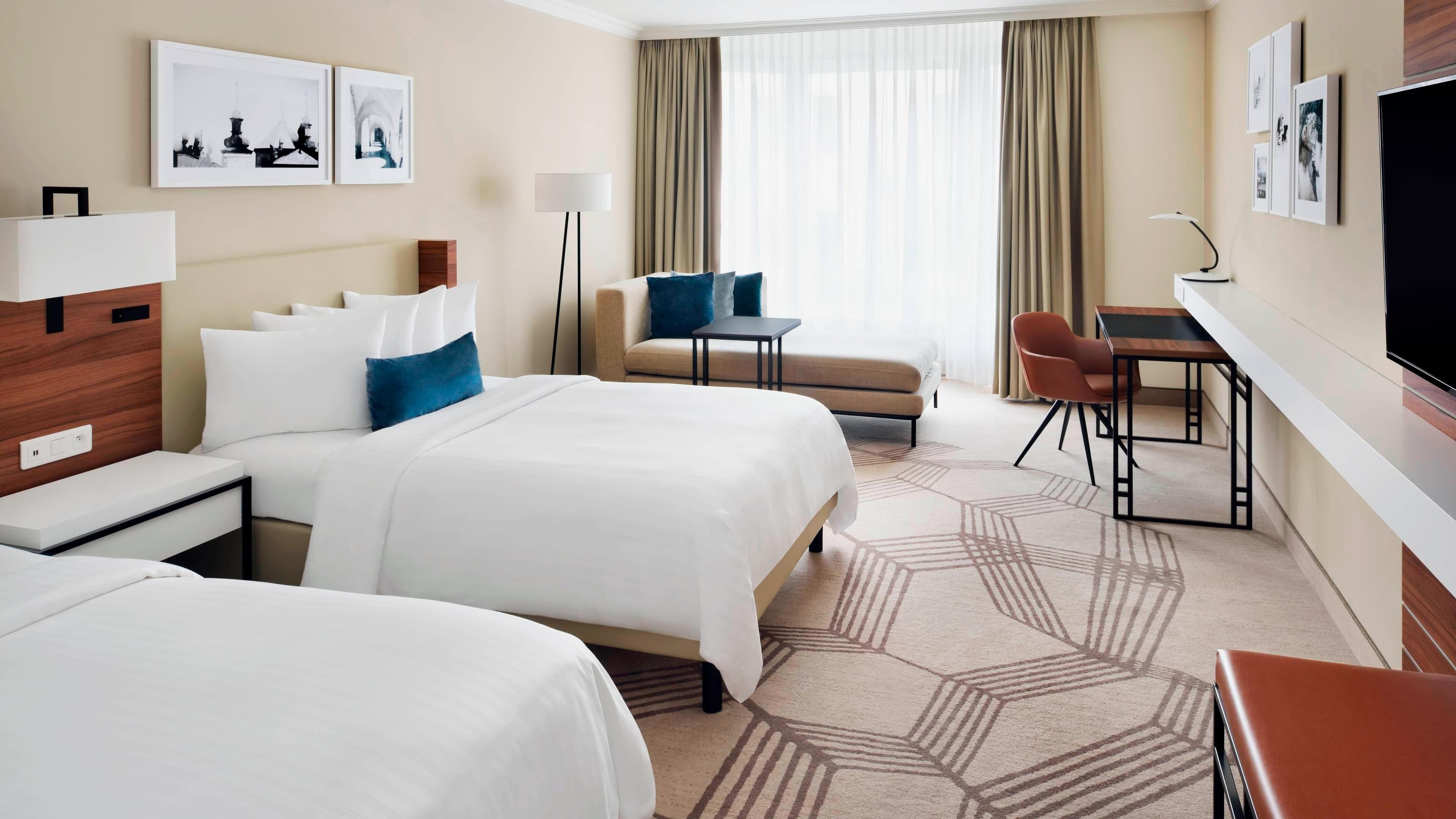 Deluxe Two Queen Beds - Image 2