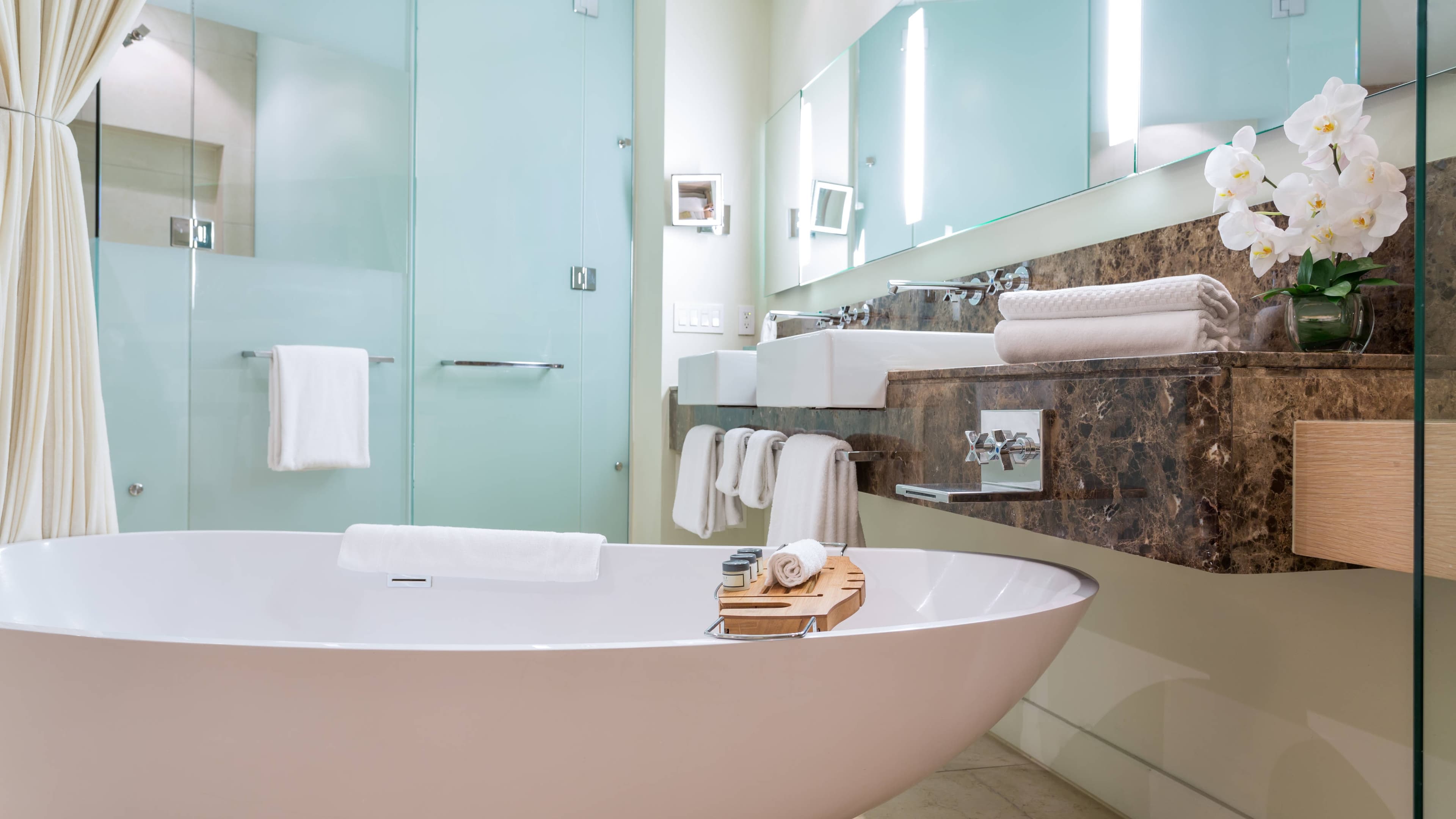 Deluxe Guest room - Image 3