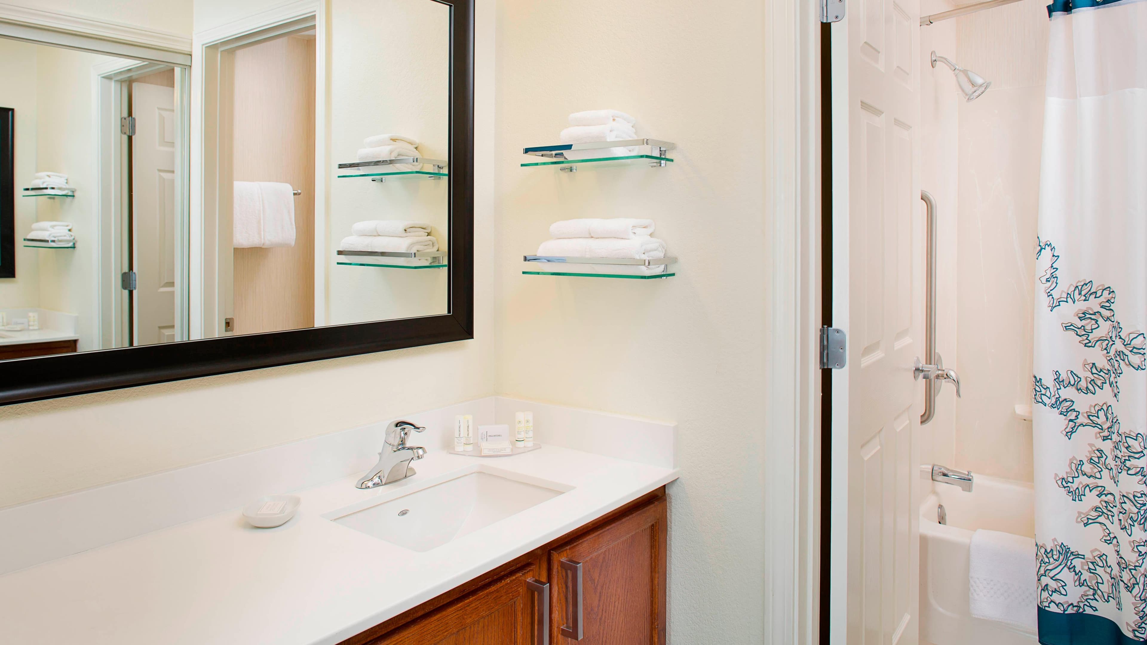 1 Bedroom Suite - Image 4