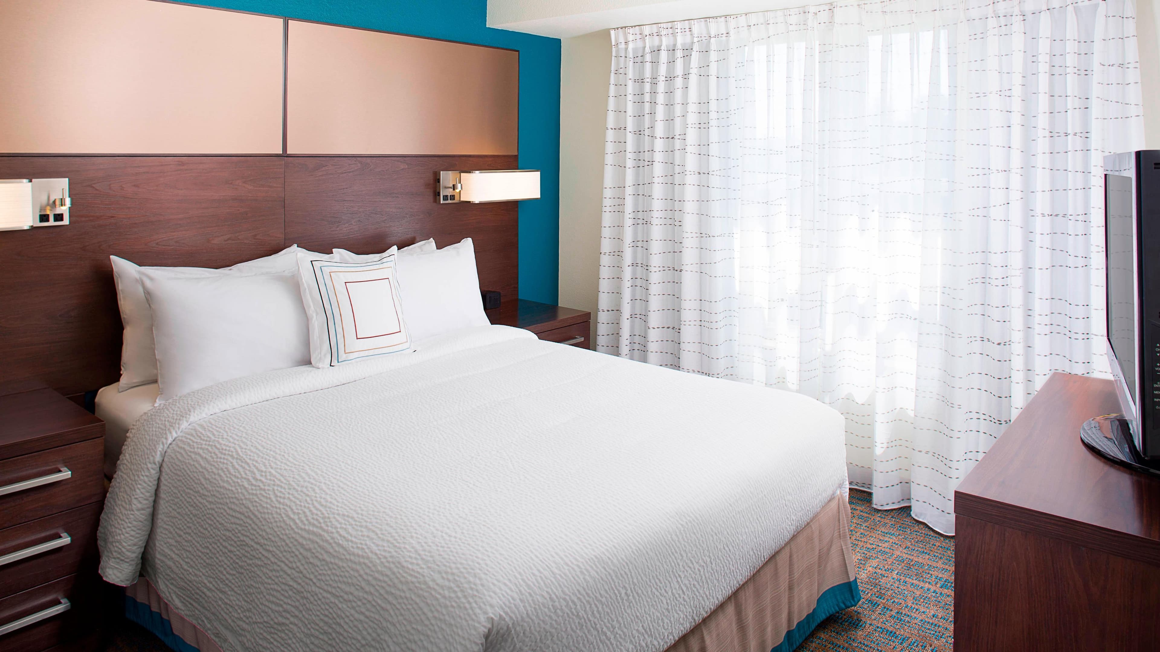 1 Bedroom Suite - Image 1