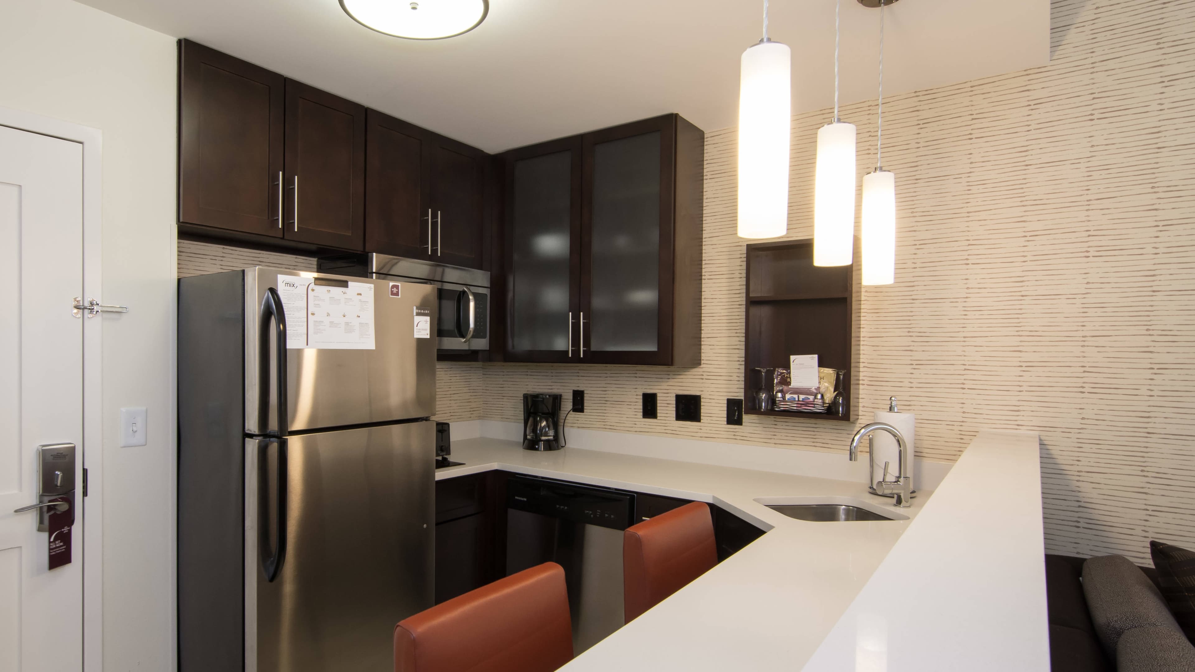 1 Bedroom Suite - Image 1