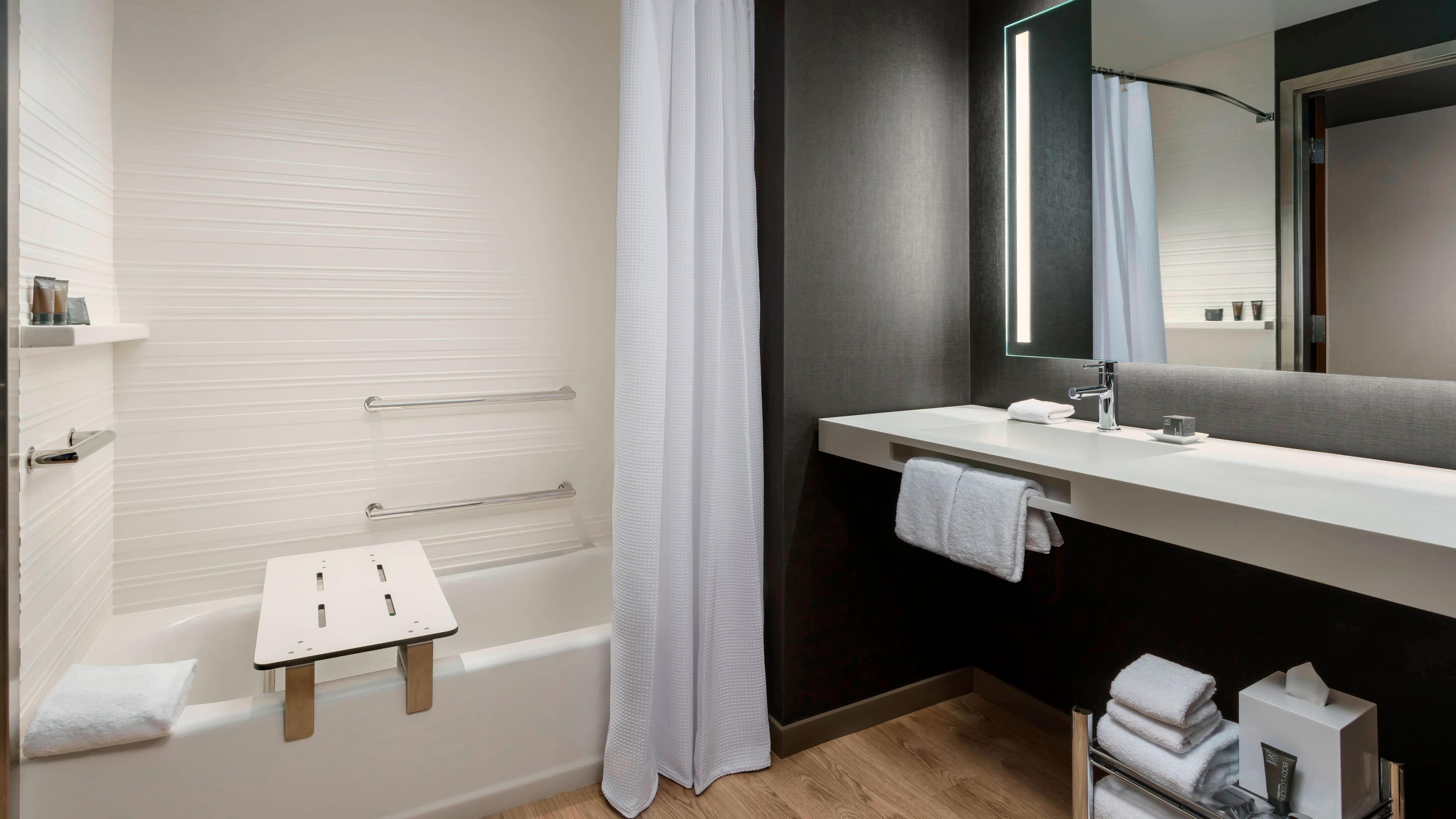 King Guest Room - Image 5