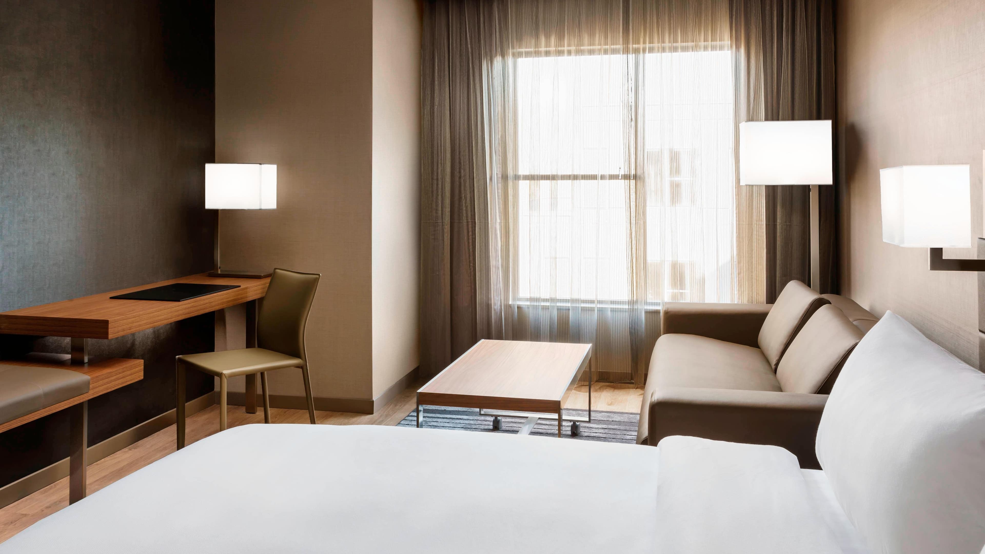 King Guest Room - Image 1