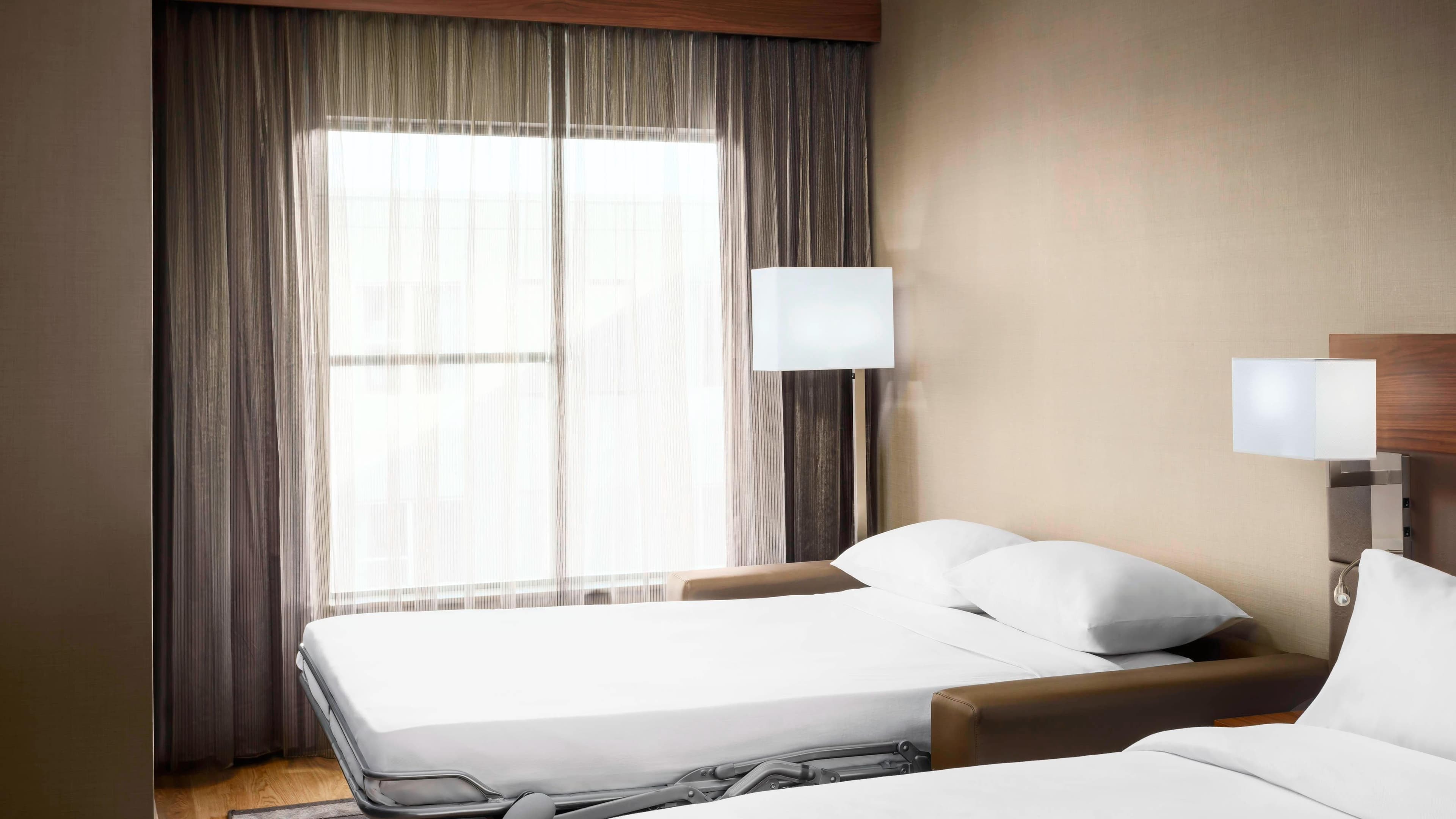 King Guest Room - Image 3