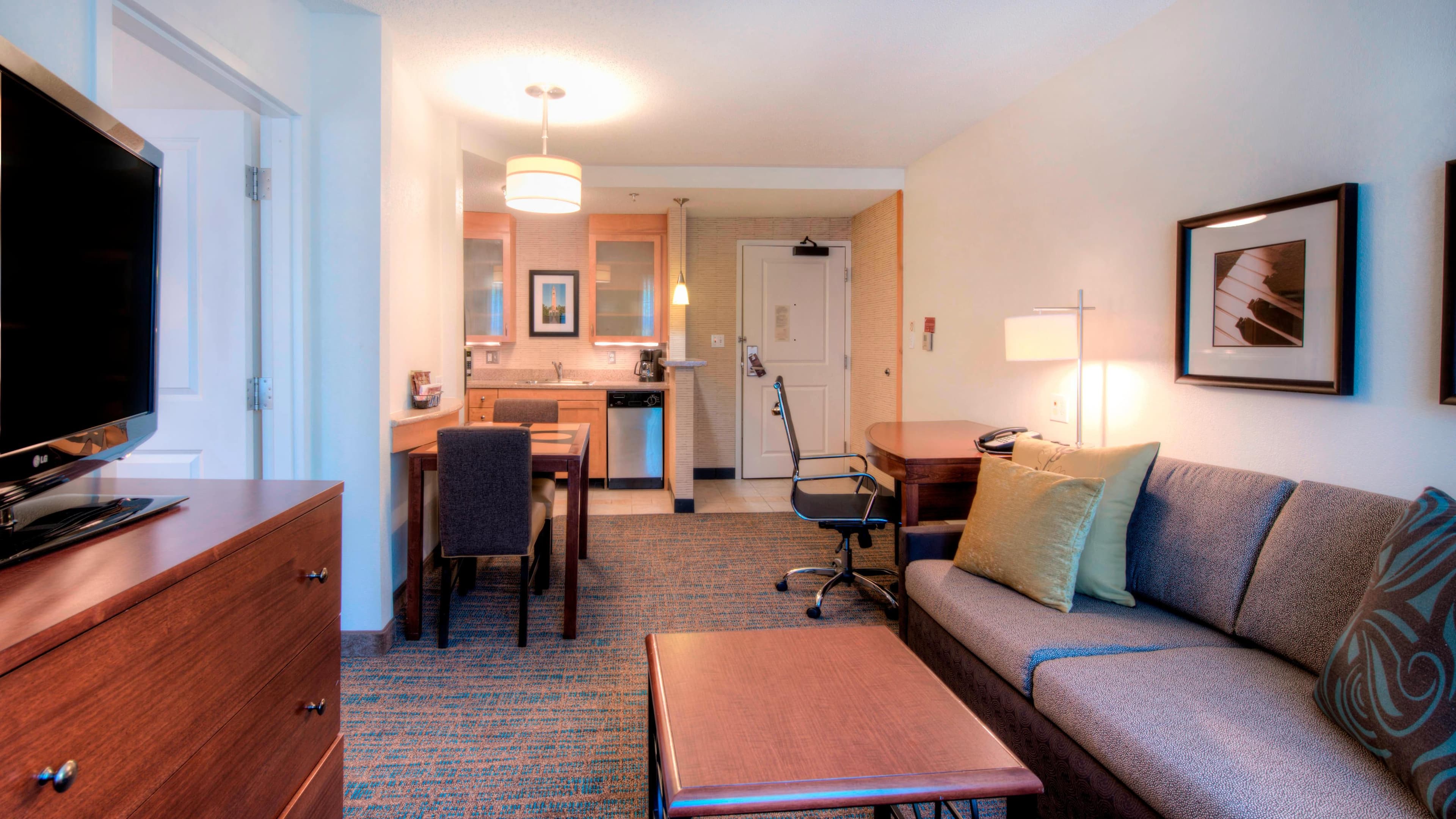 1 Bedroom Suite - Image 3